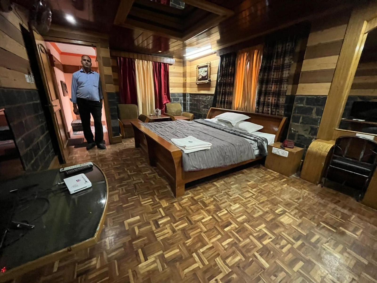 Snow Hotel Manali (Himachal Pradesh)