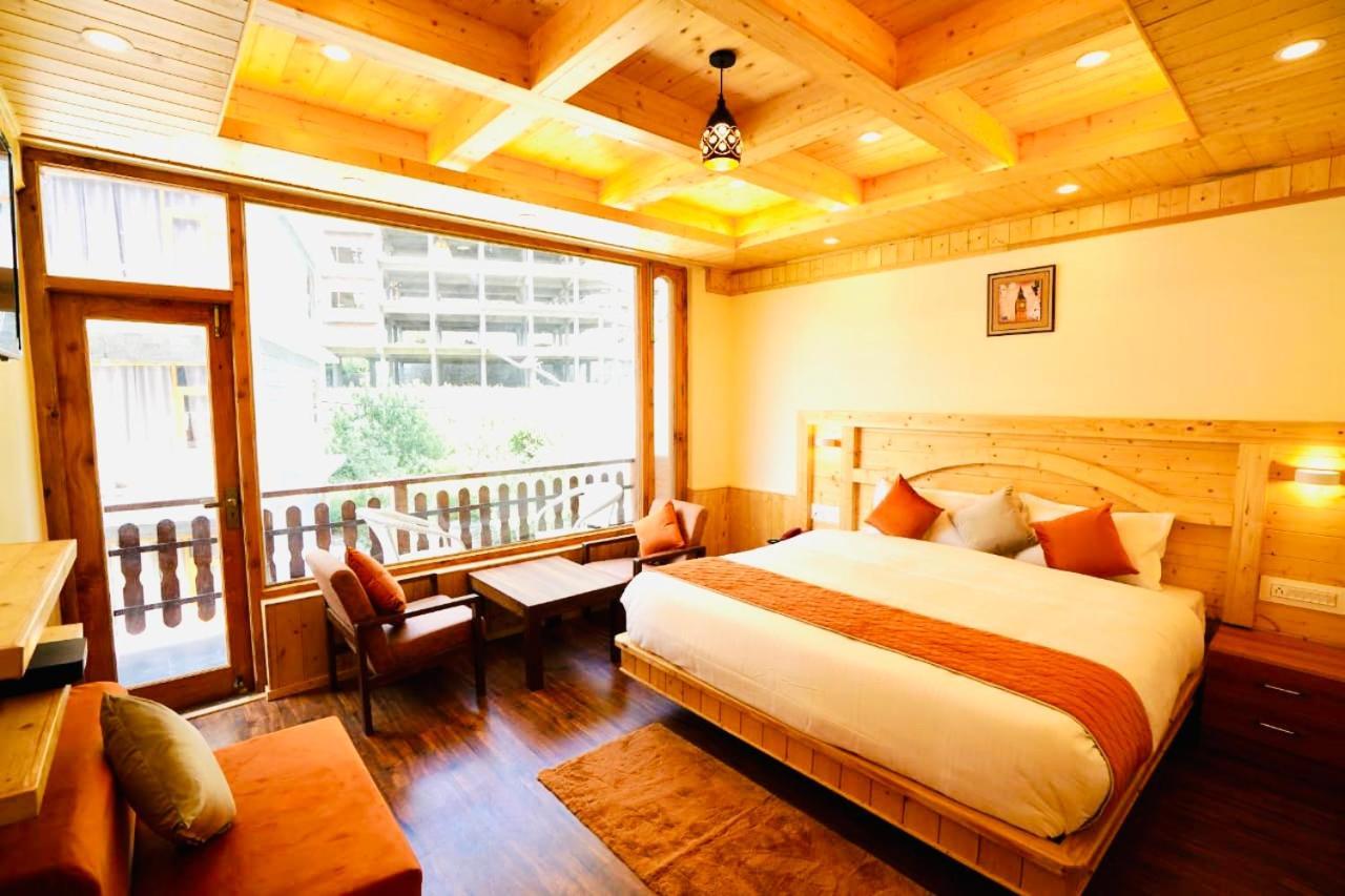 Hotel The Genial Mount, Manali (Himachal Pradesh)