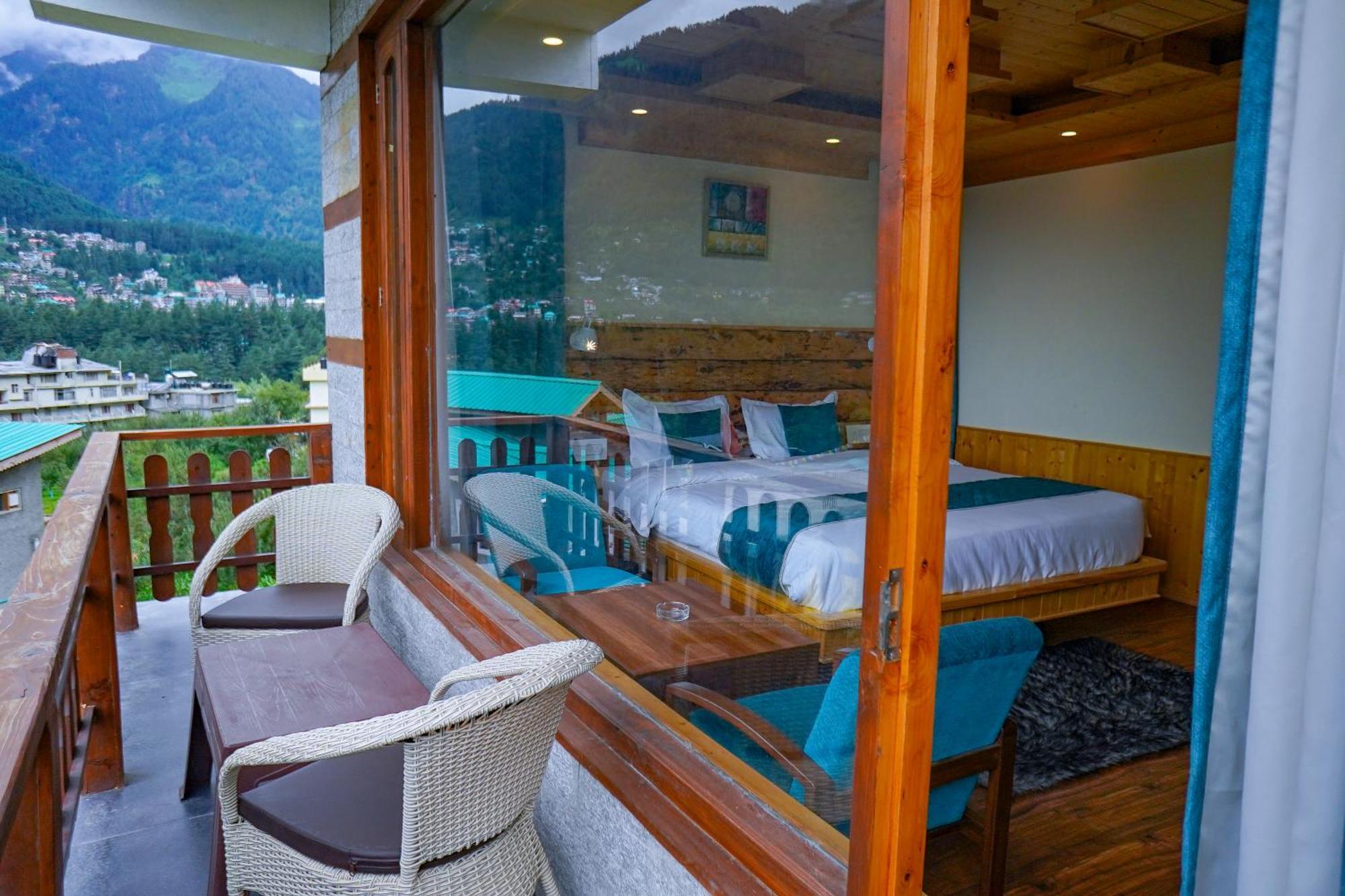 The Genial Mount, Hotel *