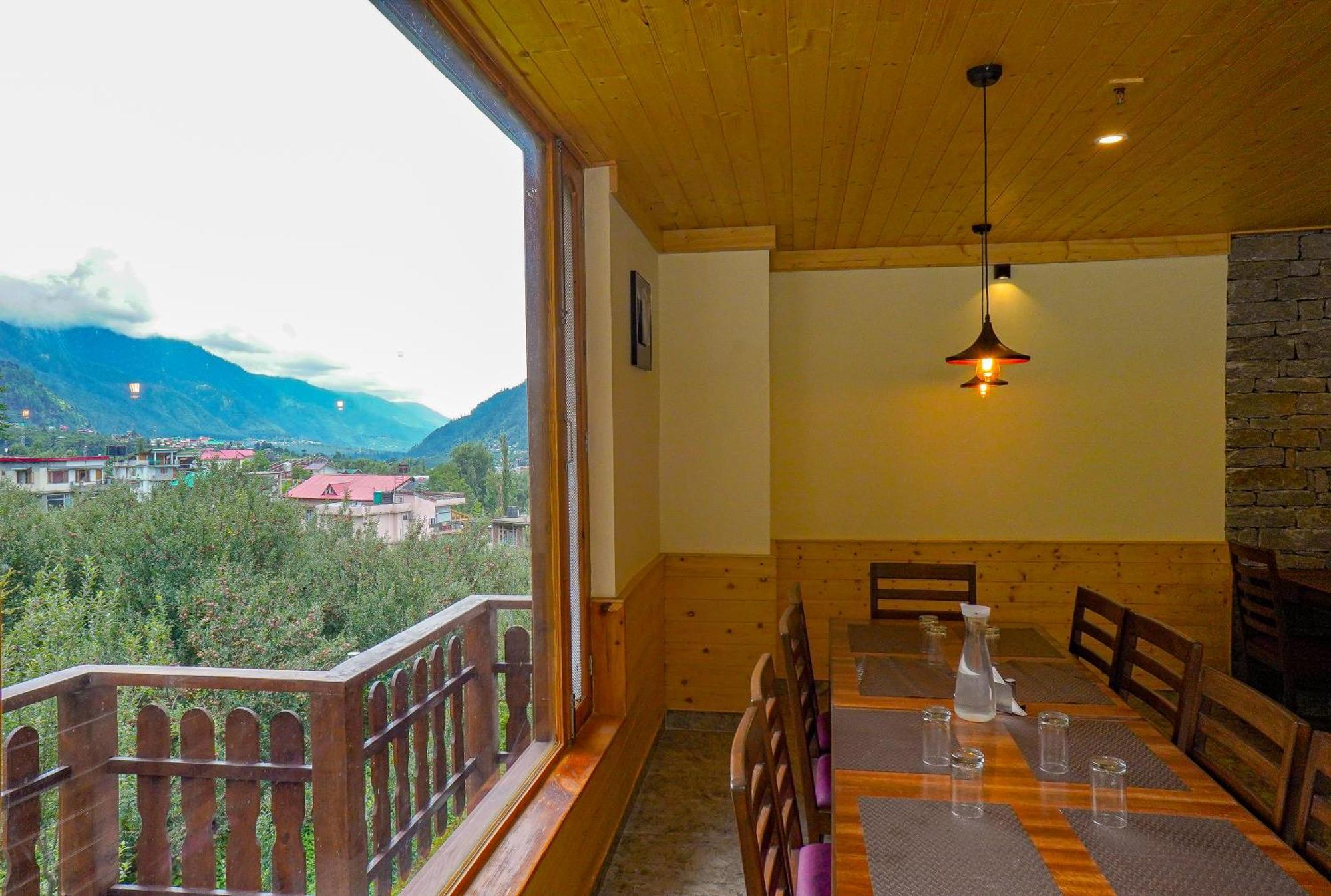 Hotel The Genial Mount, Manali (Himachal Pradesh)