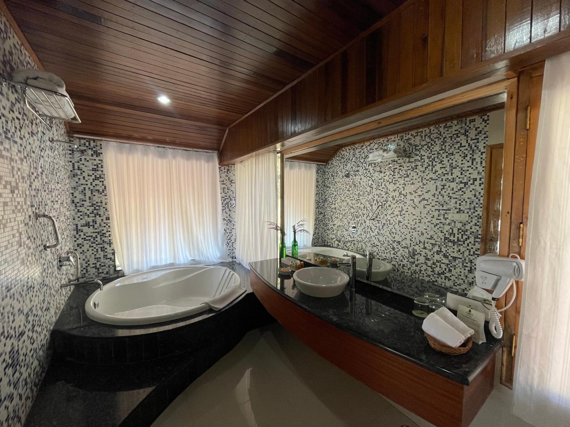 Resort Manuallaya The &