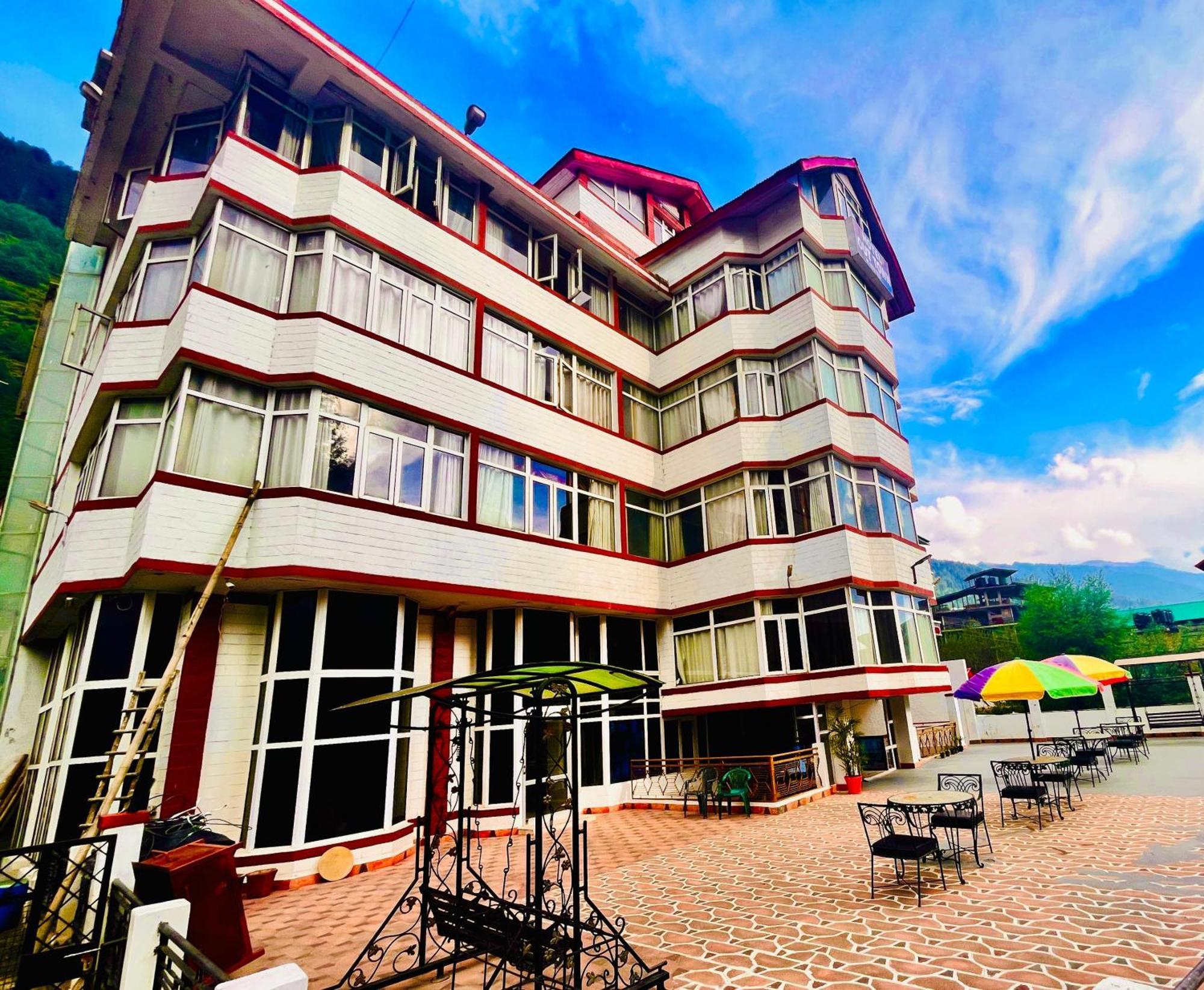 The Town View - Affordable Luxury Near Mall Road Hotel 4*