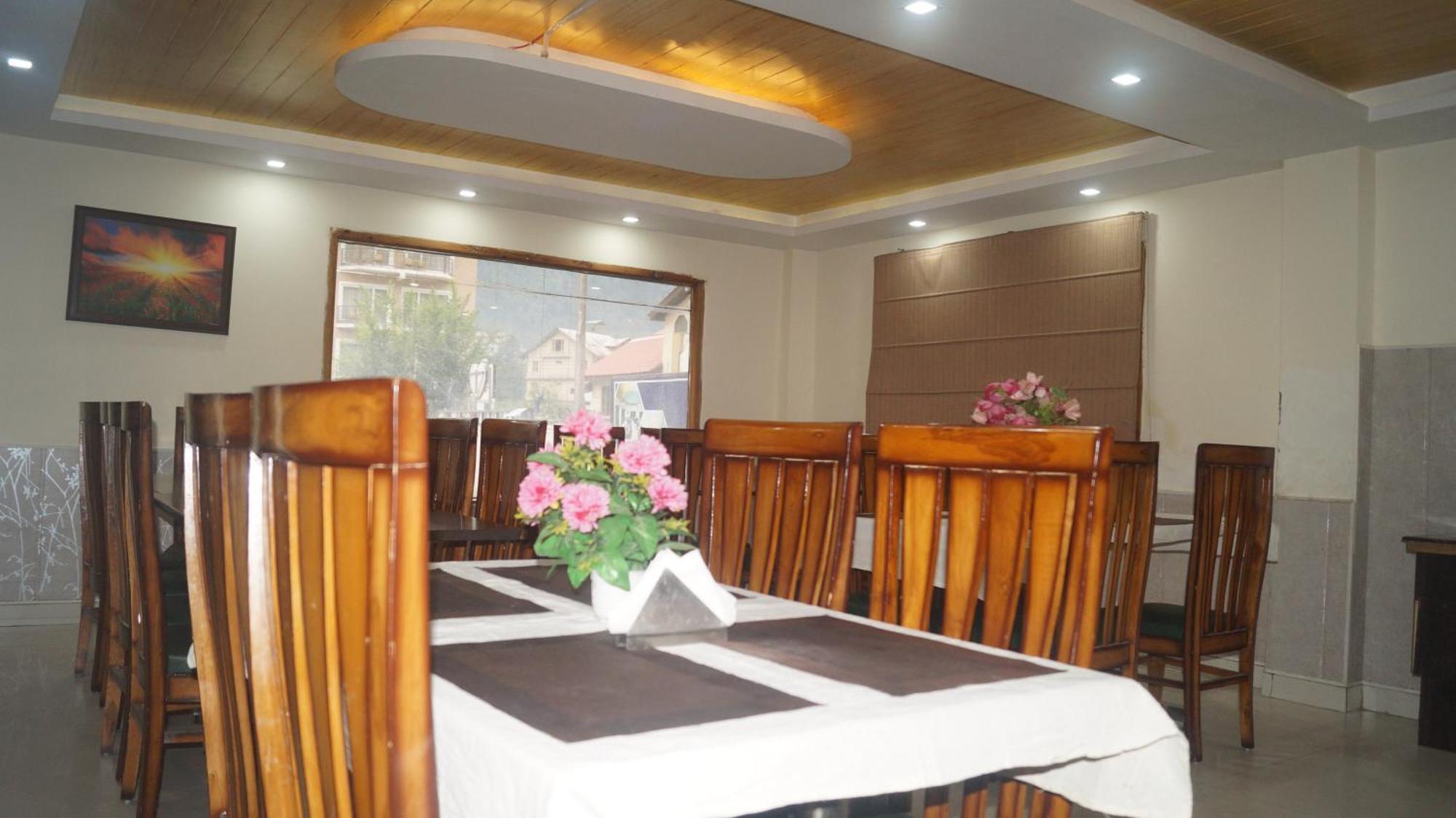 Queen Hotel 3*