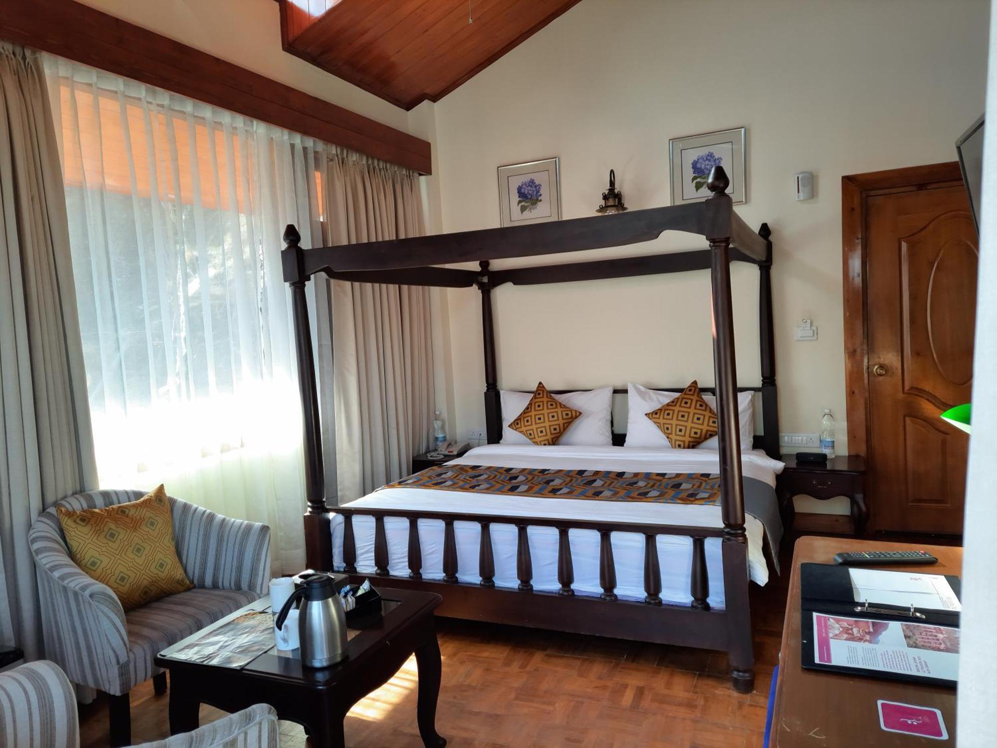 Hotel Regenta By Riverside 4*