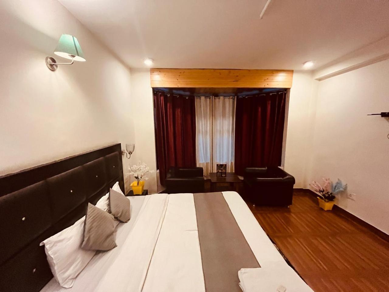 Hadimba Heritage -a Family Hotel, Near Hadimba Temple M 70184-59403 Hotel
