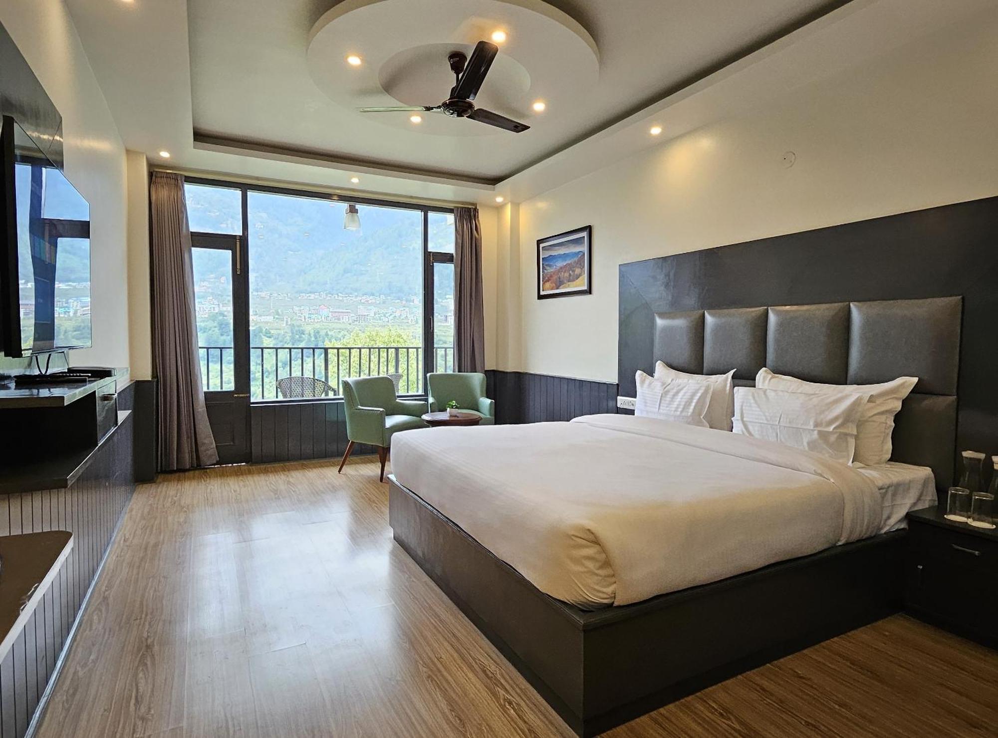 Vine Hills 4* Manali (Himachal Pradesh)