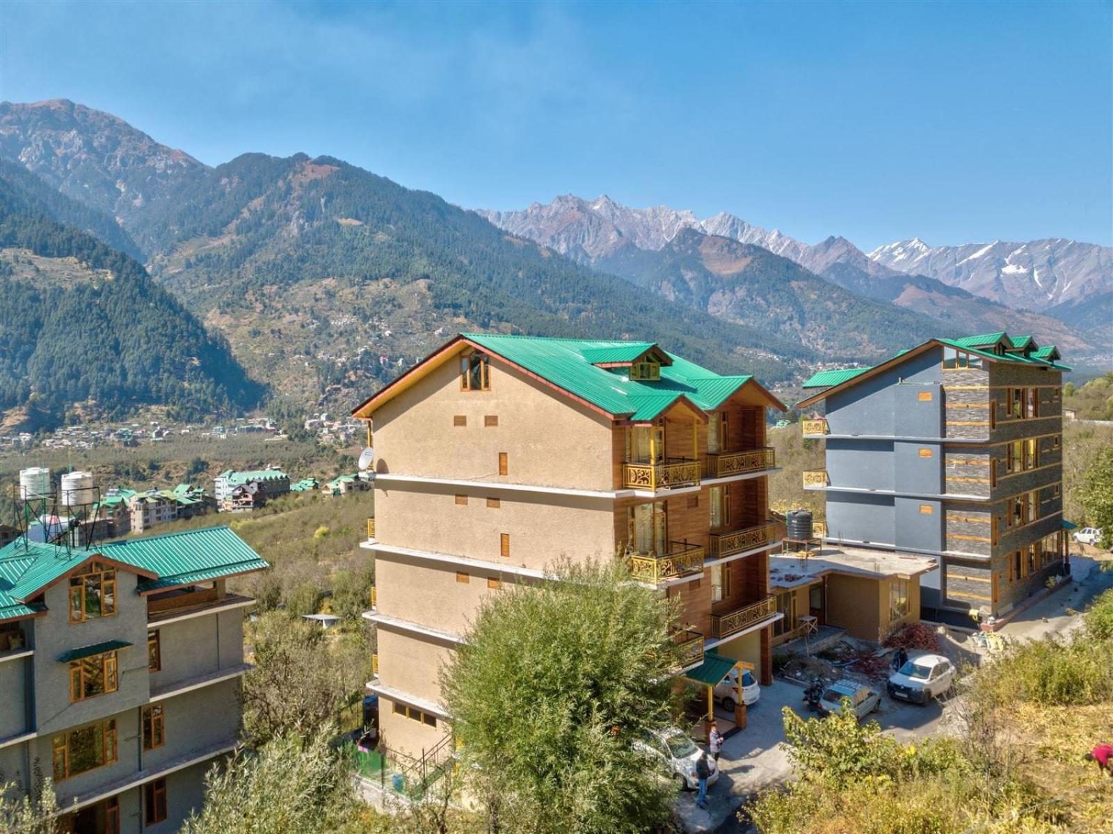 Golden Peak Hotel Manali (Himachal Pradesh)