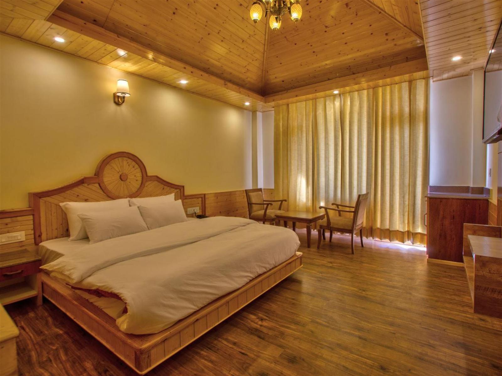 Hotel Golden Peak Manali (Himachal Pradesh)
