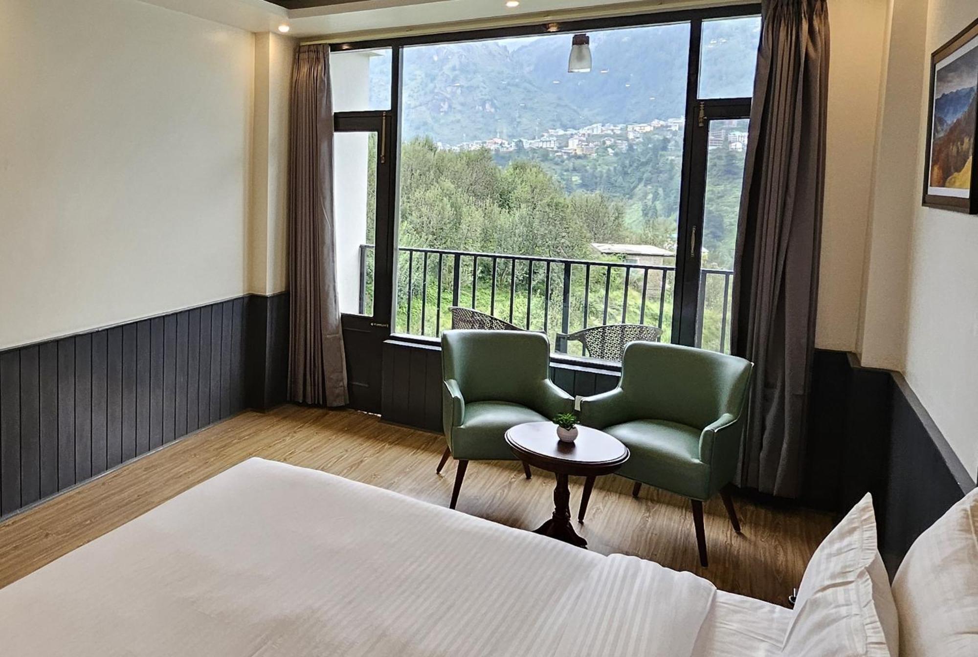 Vine Hills 4*