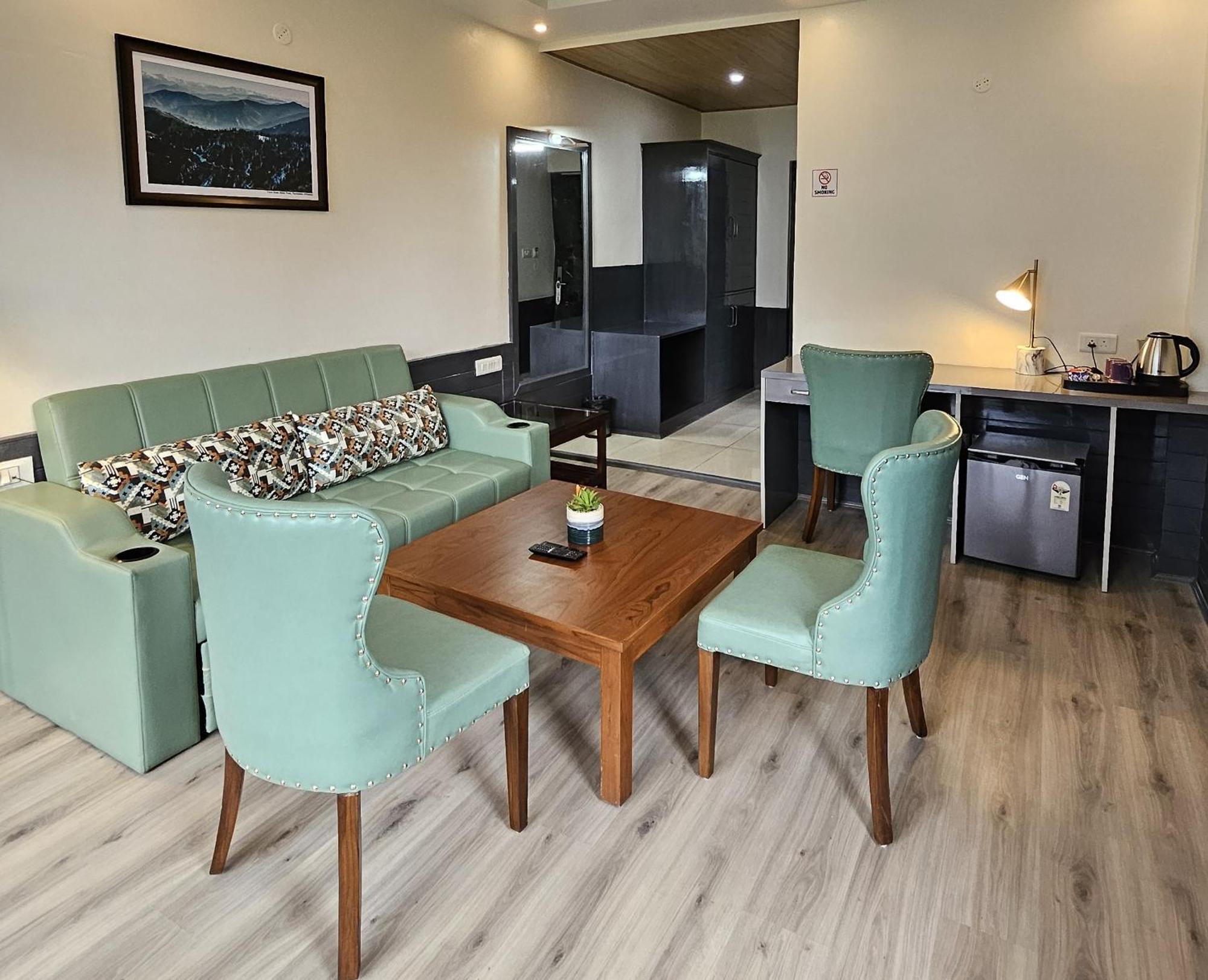 Vine Hills Hotel 4*