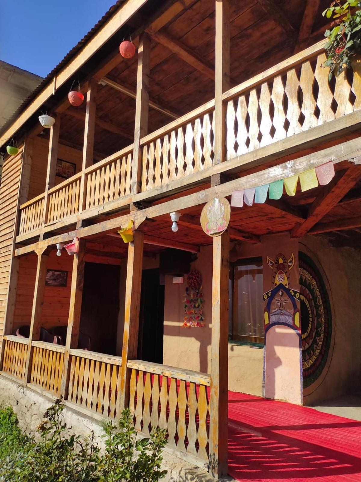 Muse Meadow Huts & Homestay Hotel