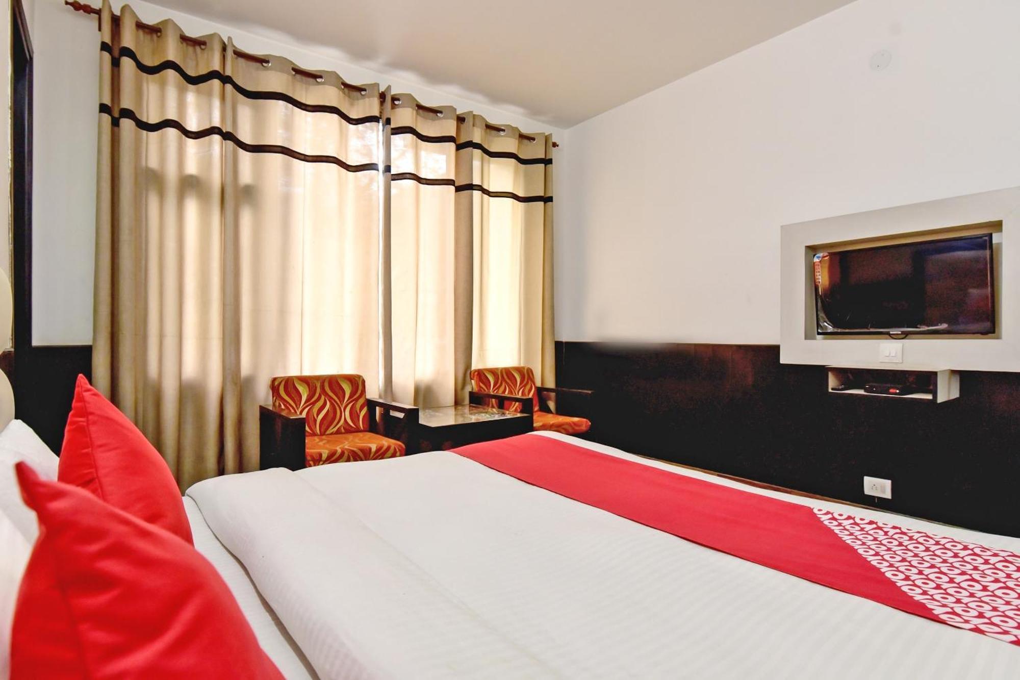 Hotel O Whispering River Manali (Himachal Pradesh)