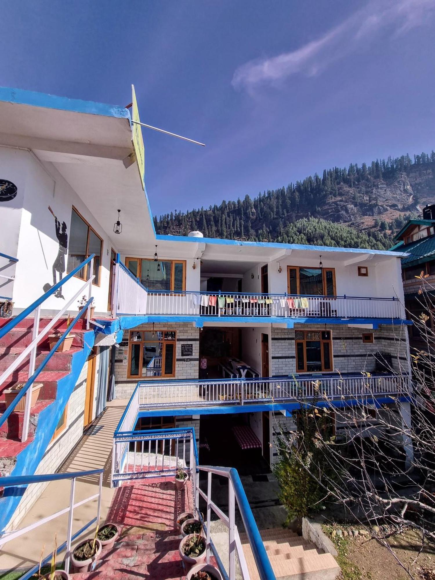 Hostel The Bunker Burwa