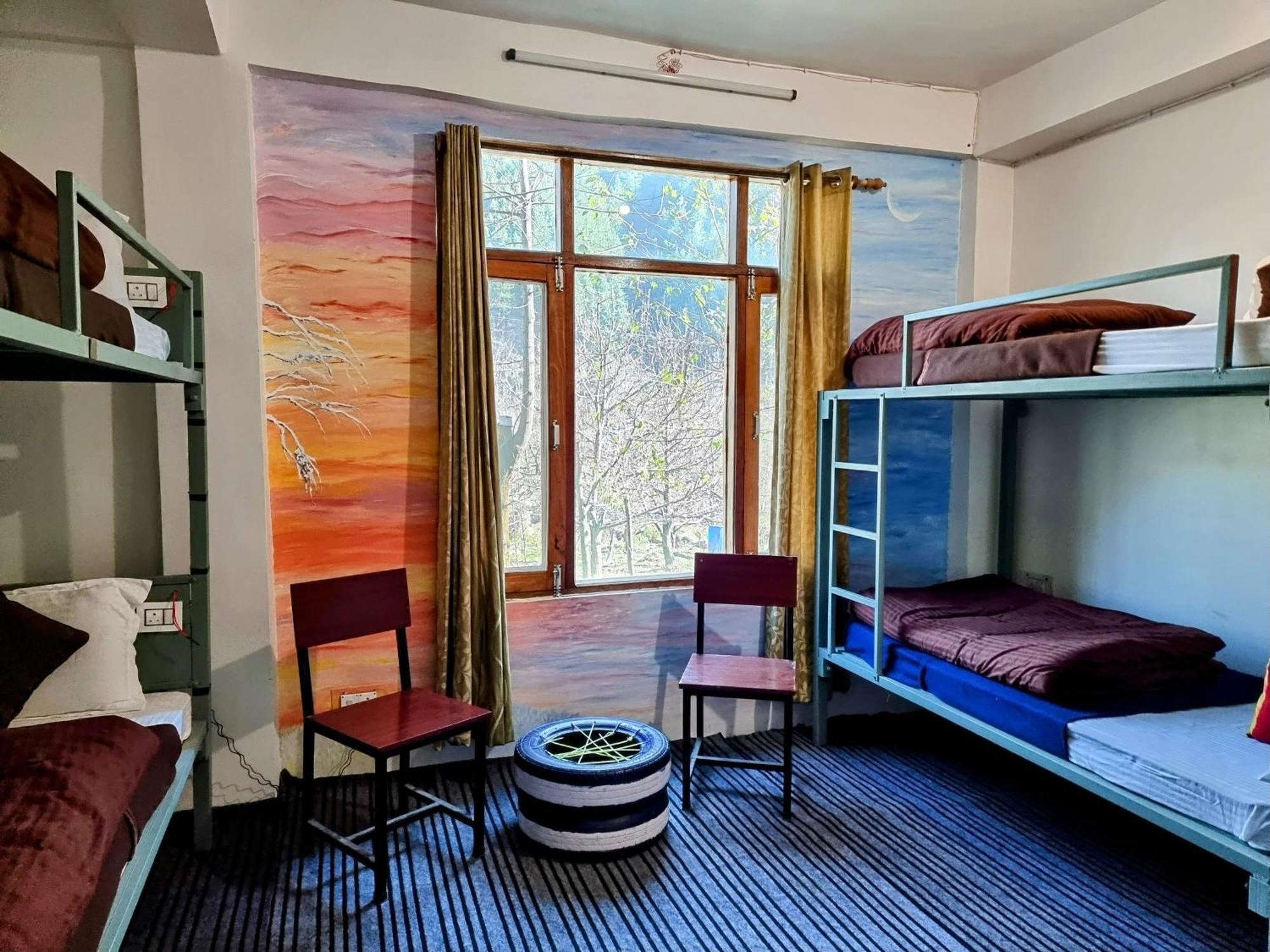 Hostel The Bunker Burwa *