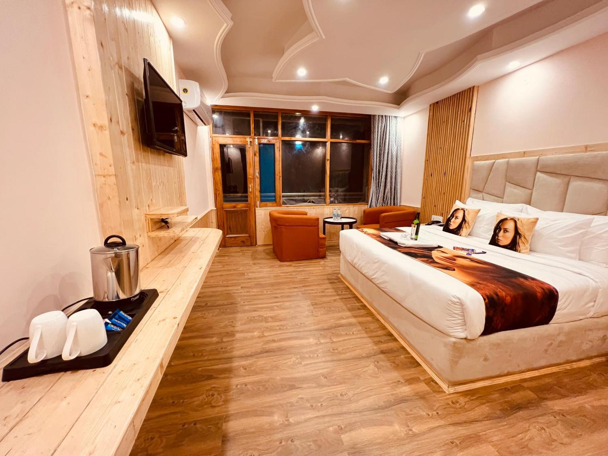 Hill River By West Western Hotel 4*