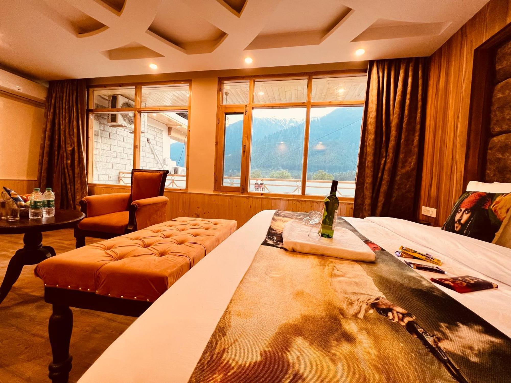 Hill River By West Western 4*