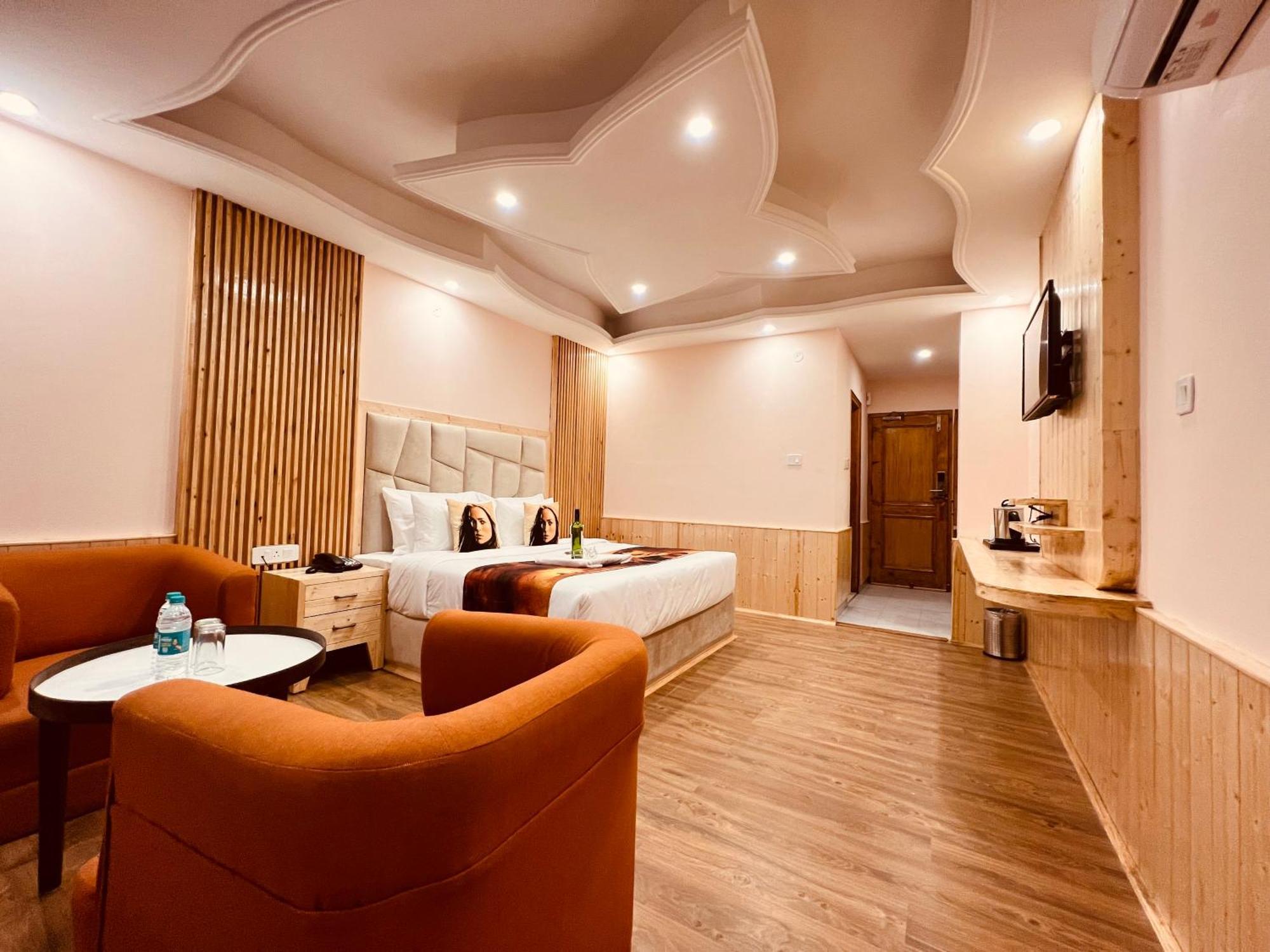 Hill River By West Western Hotel 4*