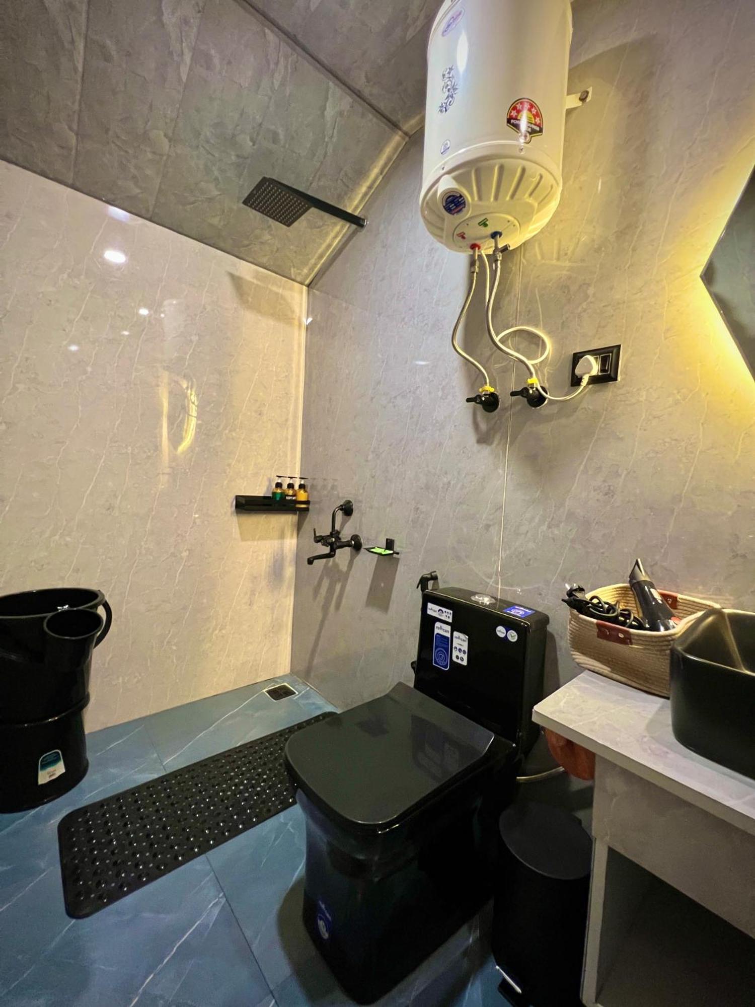 Resort Glass By Urban Monk- Unique Centrally Heated With Electric Blankets Manali (Himachal Pradesh)
