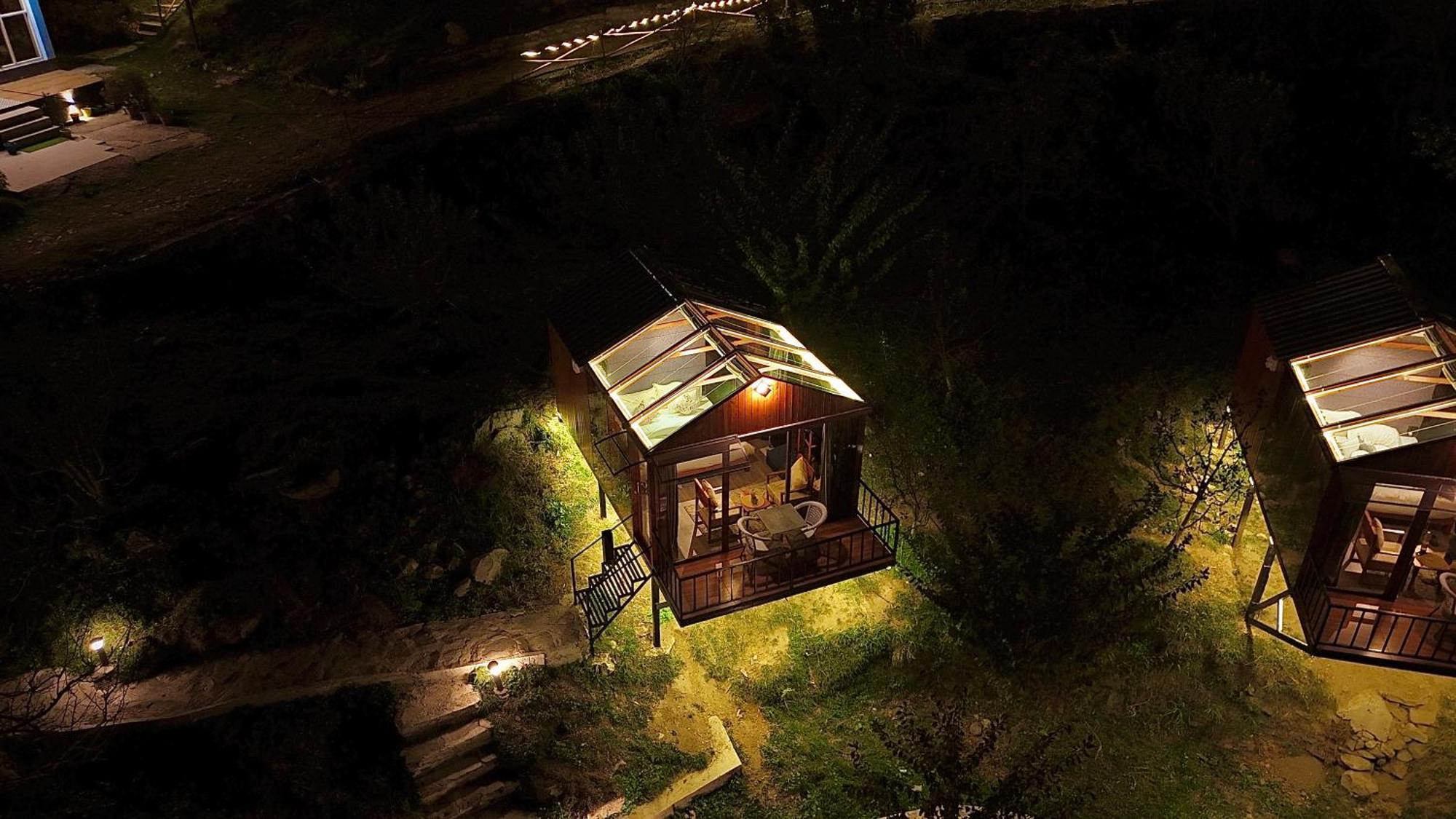 Glass By Urban Monk- Unique Centrally Heated With Electric Blankets Manali (Himachal Pradesh)