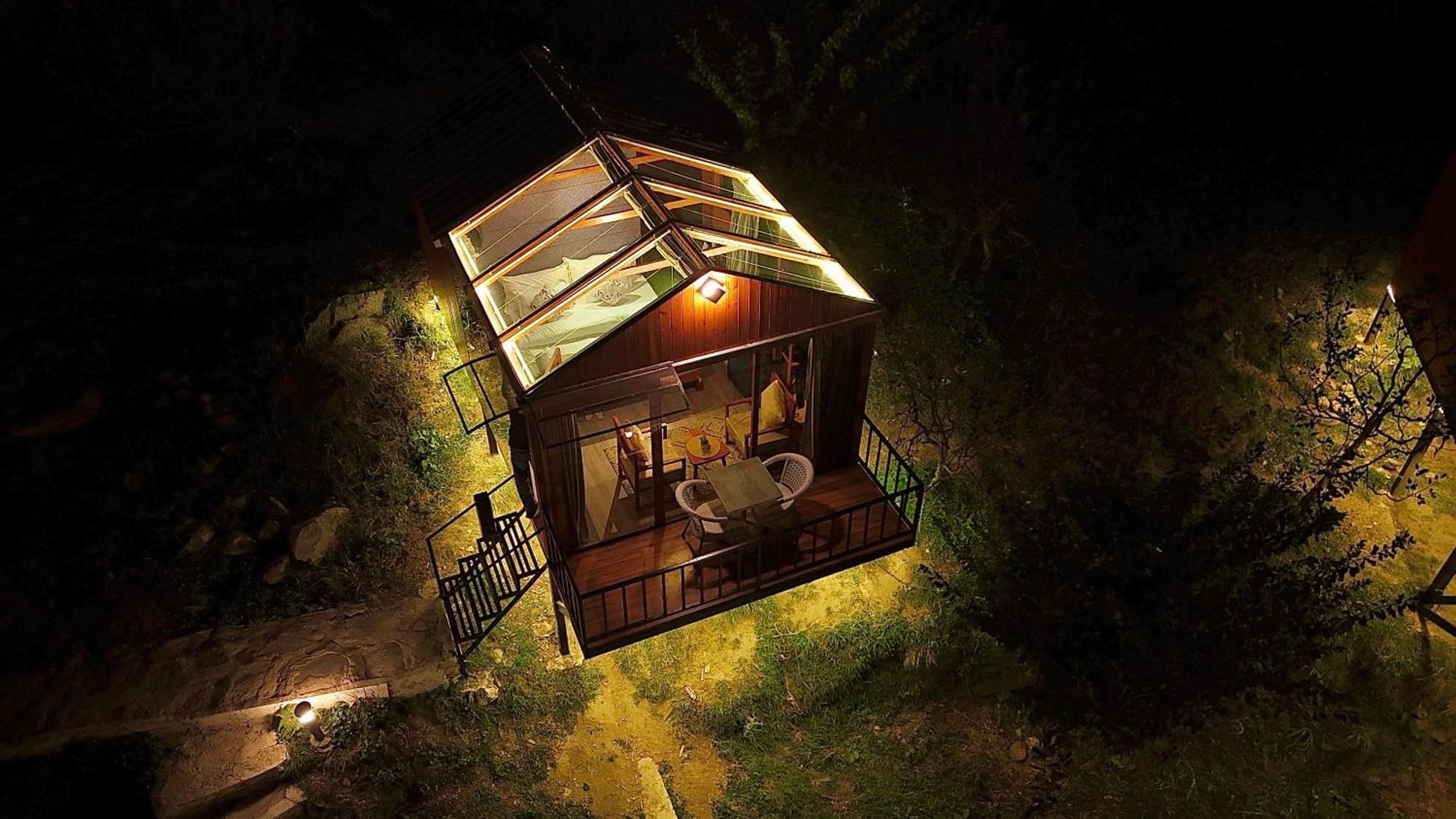 Glass By Urban Monk- Unique Centrally Heated With Electric Blankets Resort Manali (Himachal Pradesh)