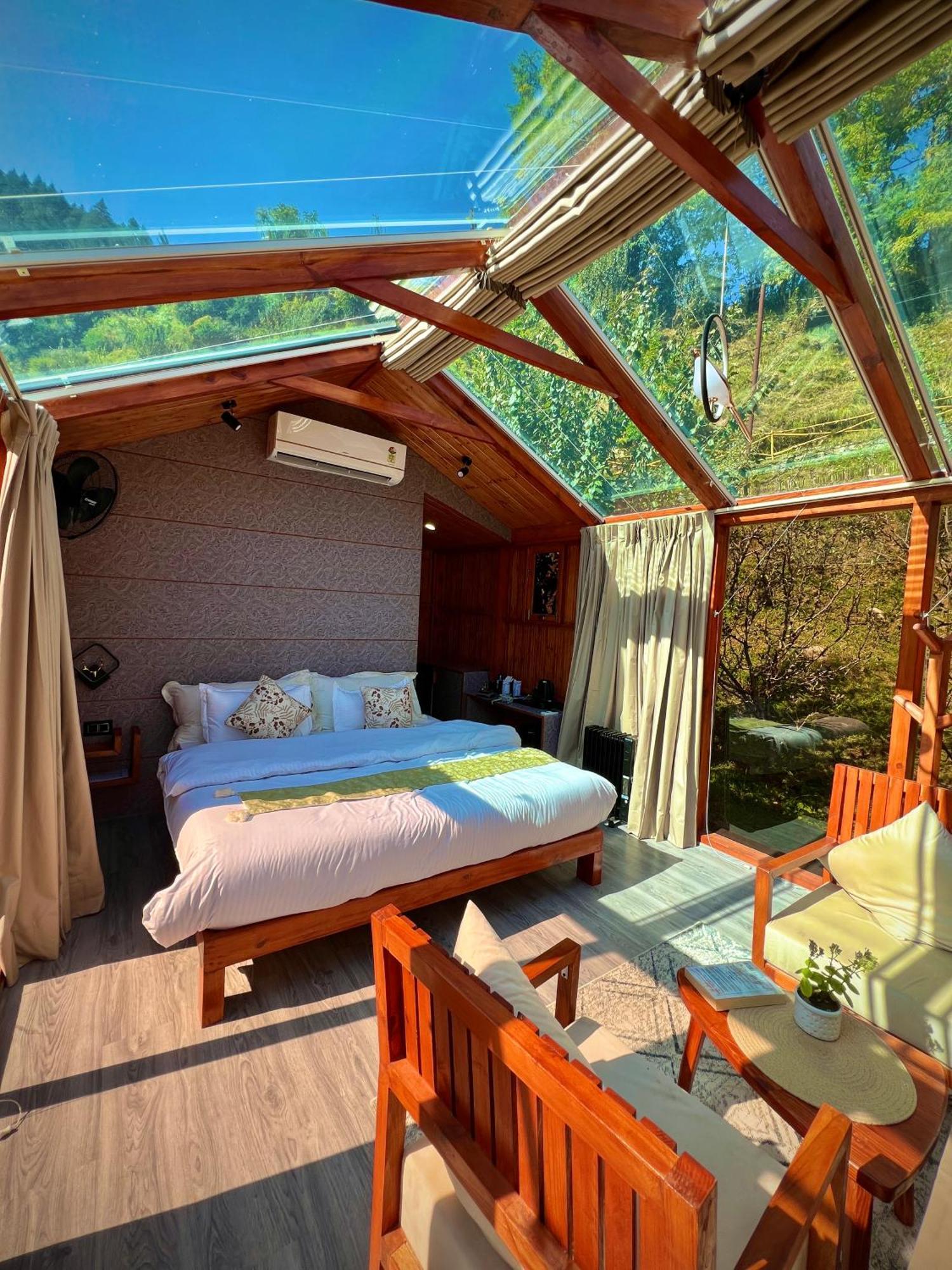 Resort Glass By Urban Monk- Unique Centrally Heated With Electric Blankets Manali (Himachal Pradesh)