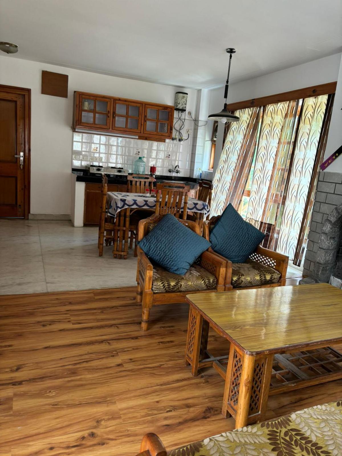 Bed & Breakfast Cornol Zorawar *