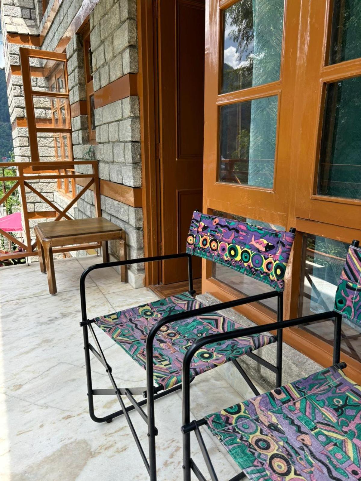 Cornol Zorawar Bed & Breakfast *