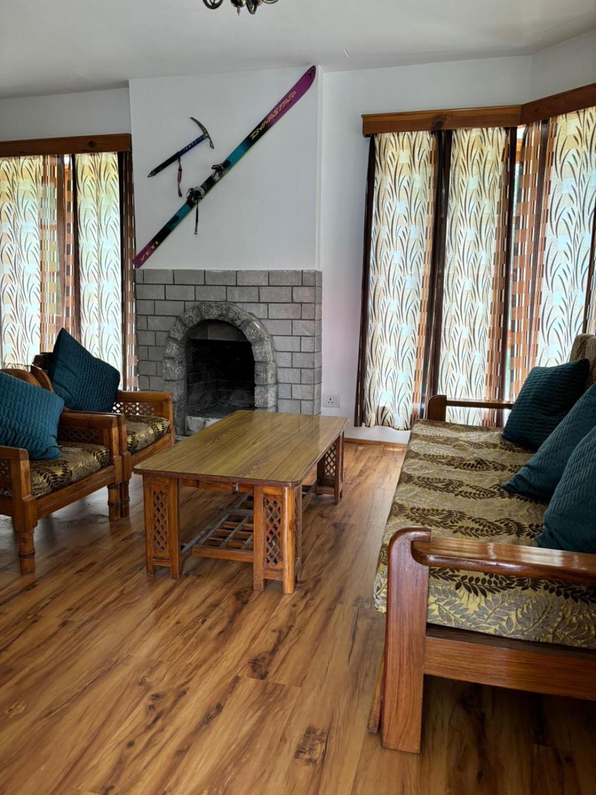 Cornol Zorawar Bed & Breakfast