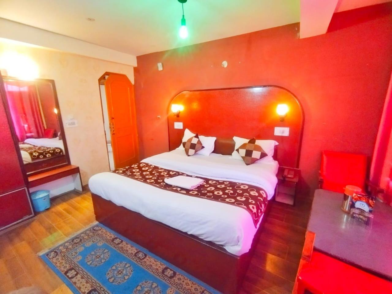Hotel Gilbert Mountain View