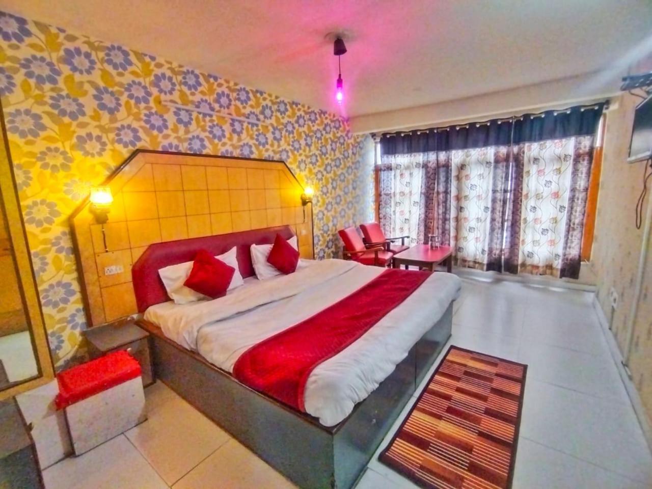 Hotel Gilbert Mountain View