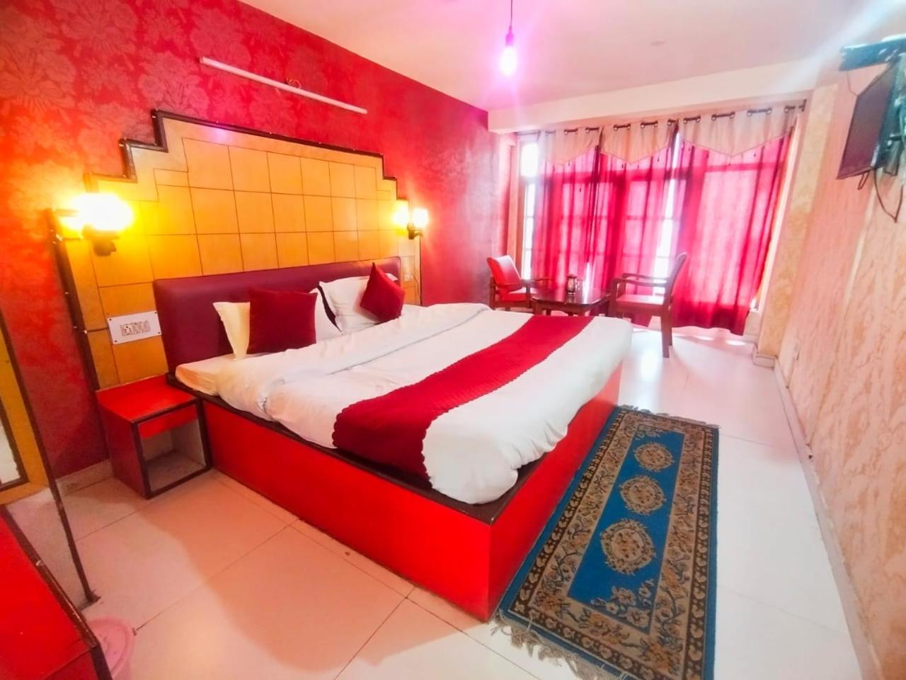 Gilbert Mountain View Hotel Manali (Himachal Pradesh)
