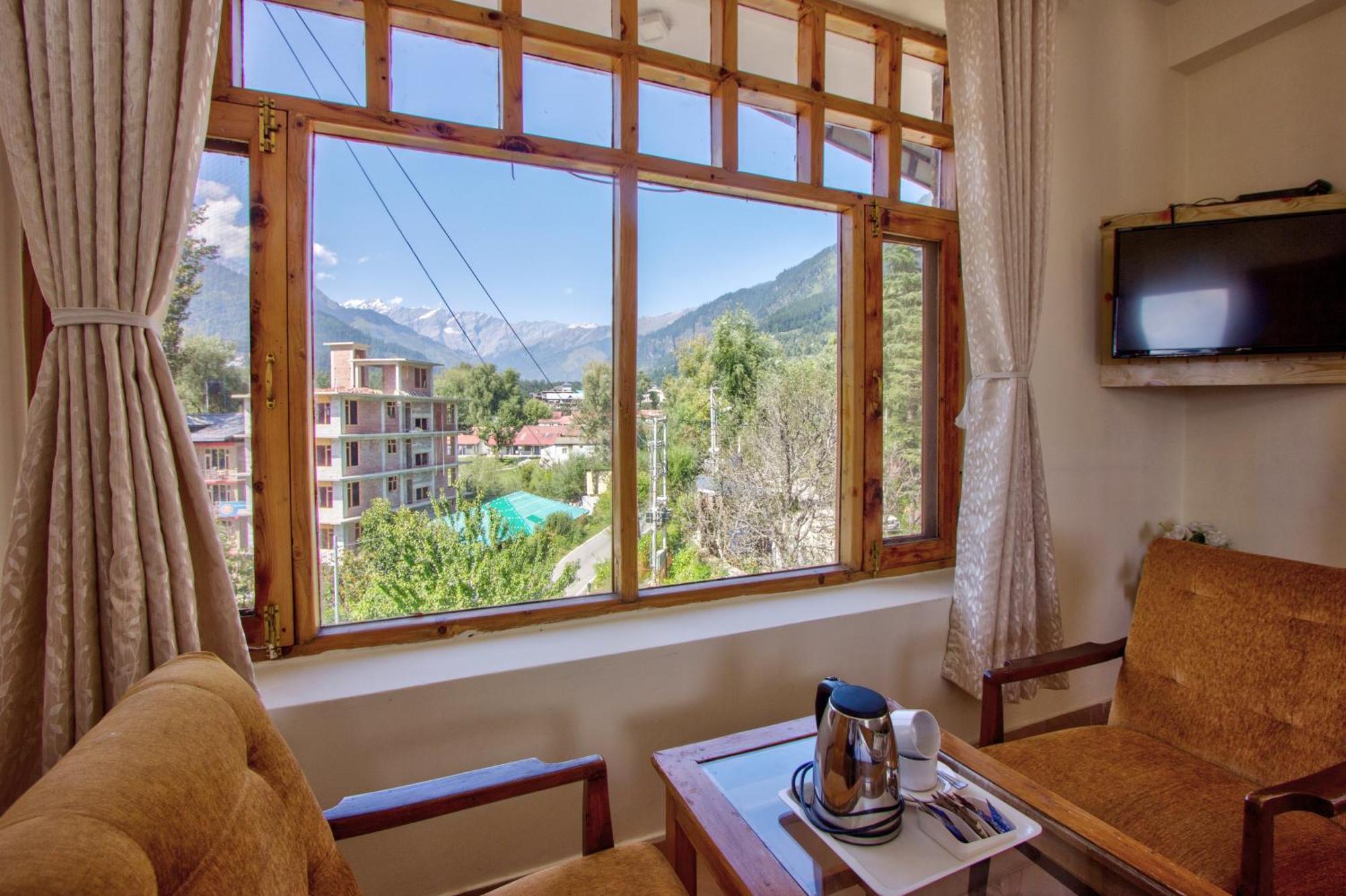 White Mountain Hotel 3*