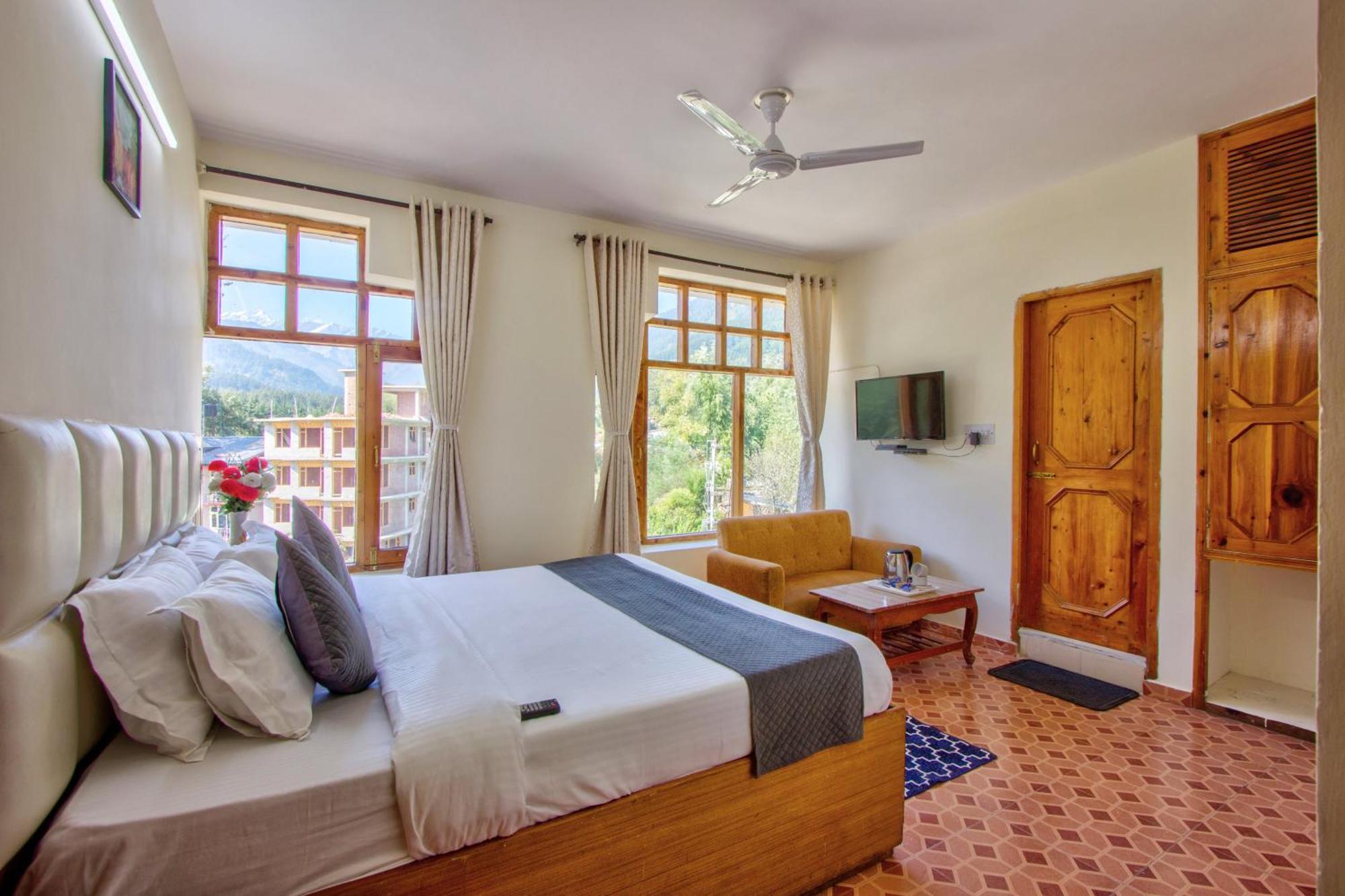White Mountain Hotel 3*