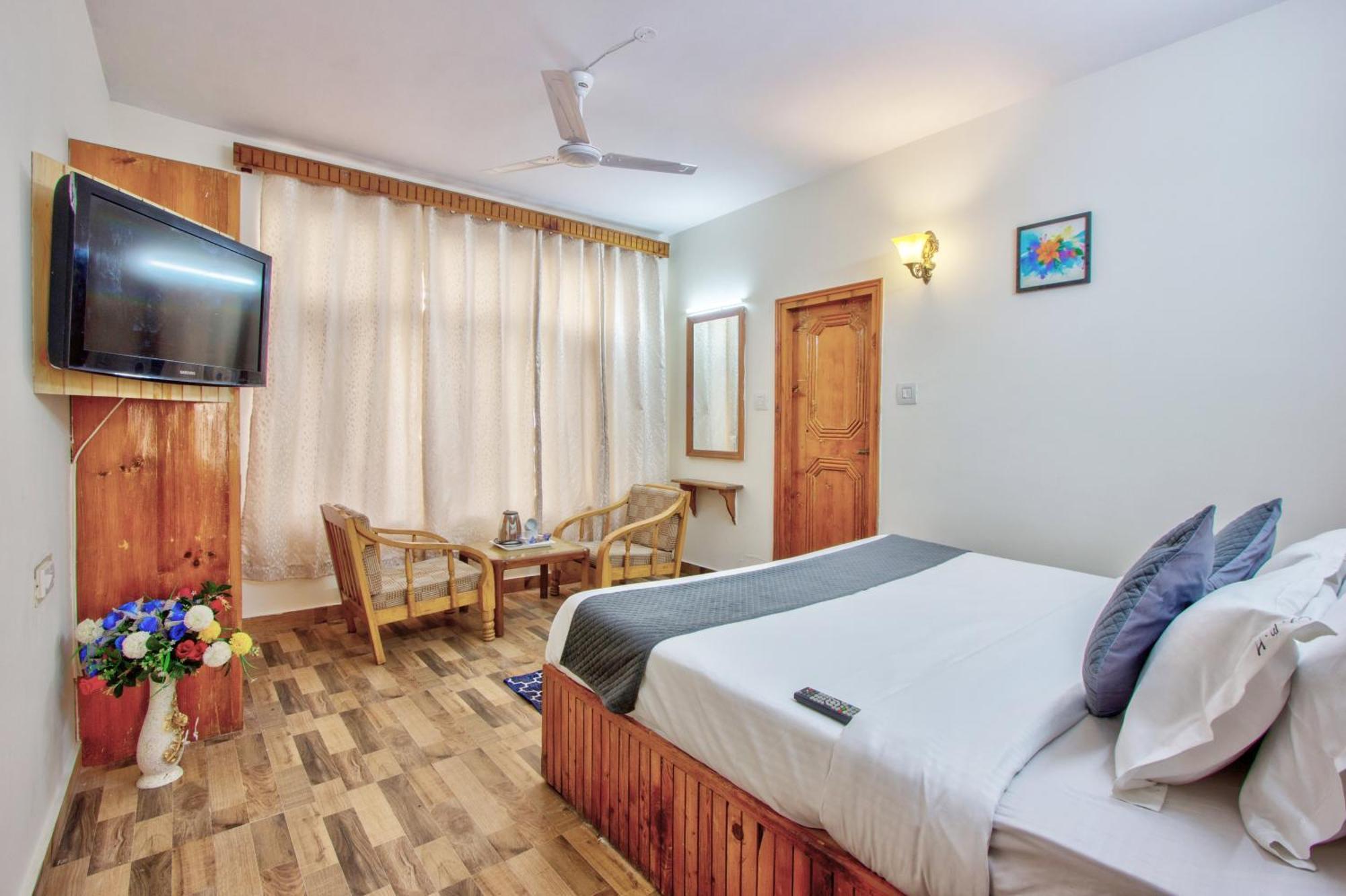 White Mountain Hotel Manali (Himachal Pradesh)