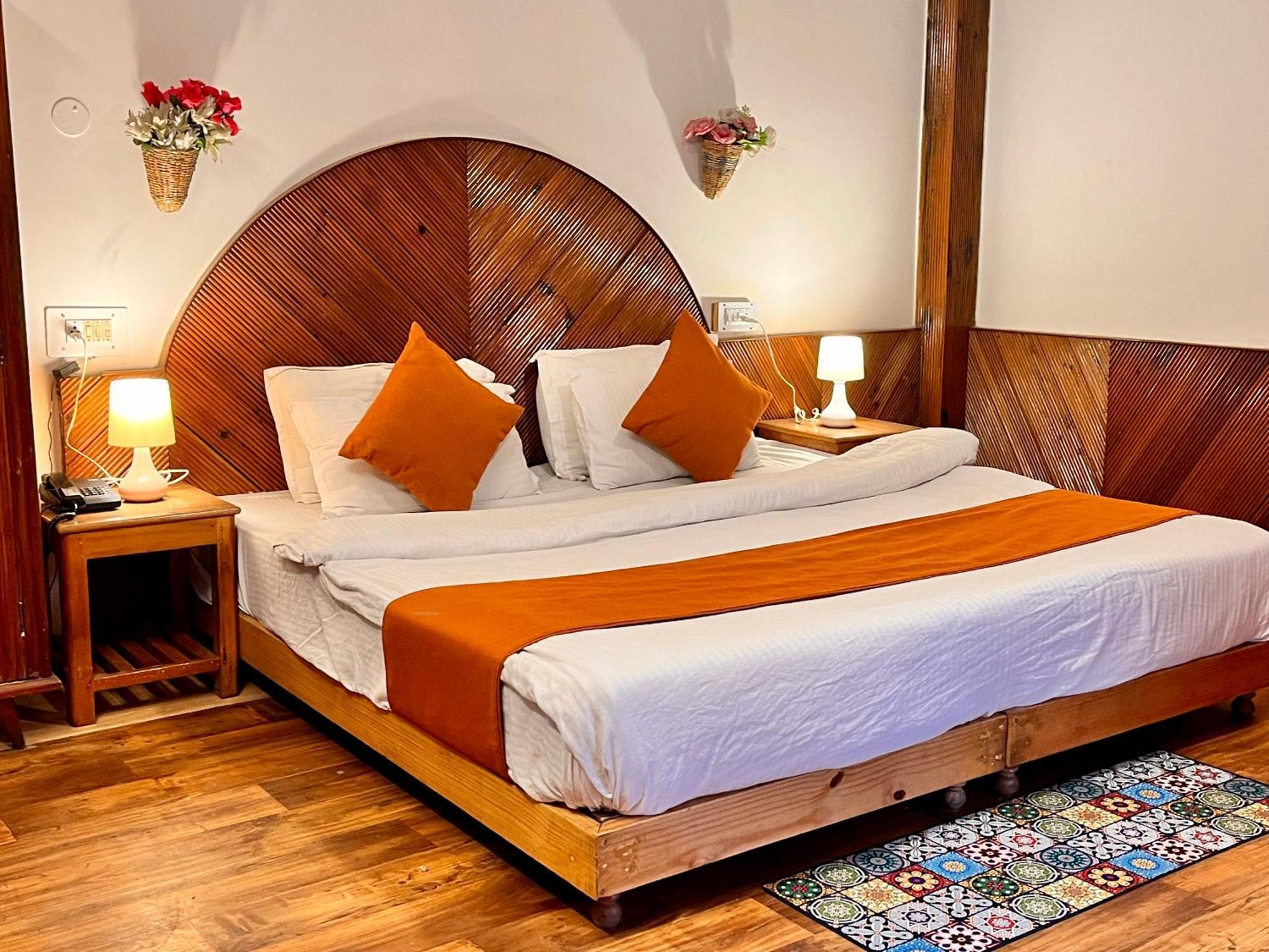 Hotel Ganga - Affordable Luxury Near Mall Road 3*