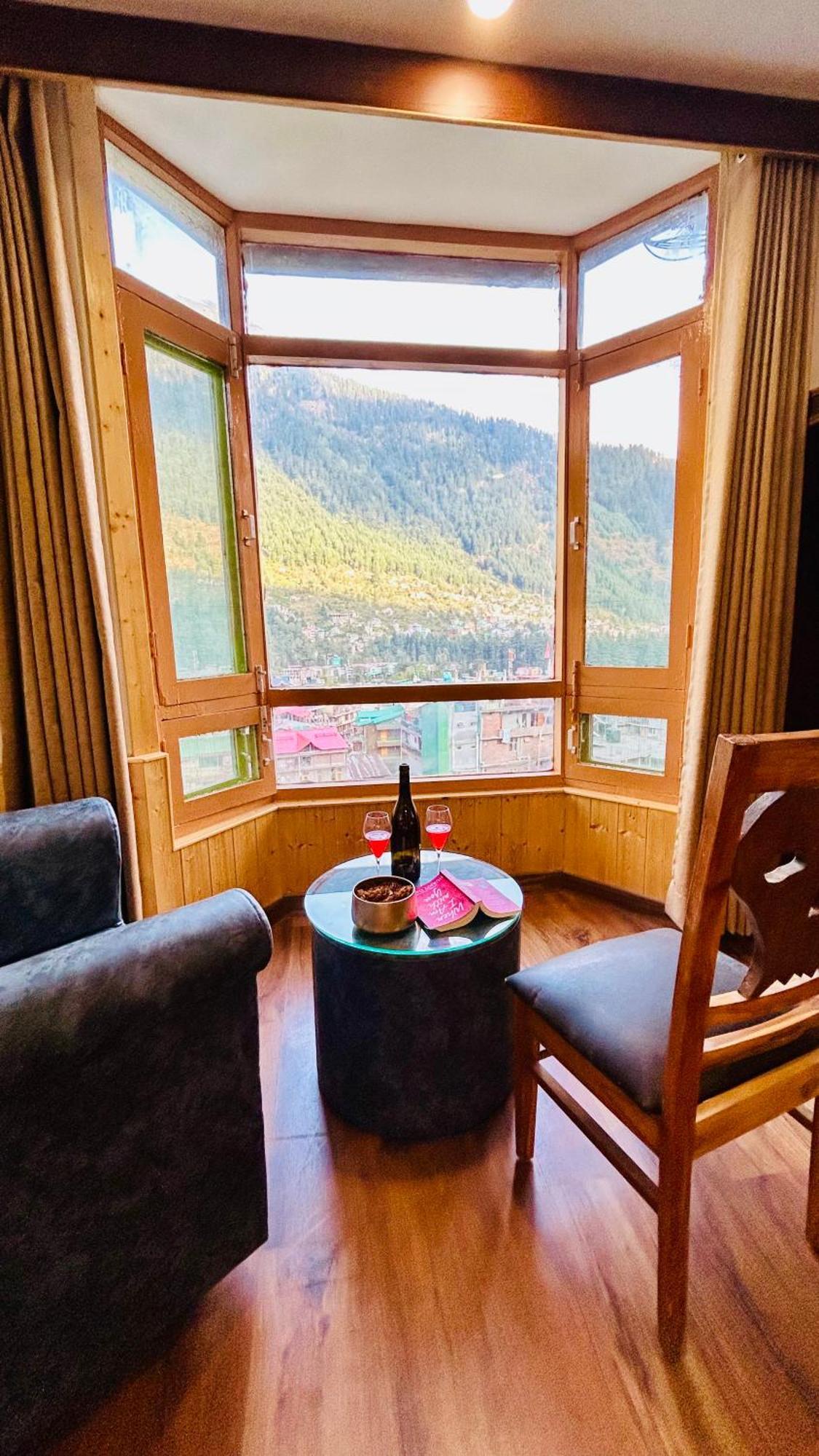 Snow Ocean Hotel Manali (Himachal Pradesh)