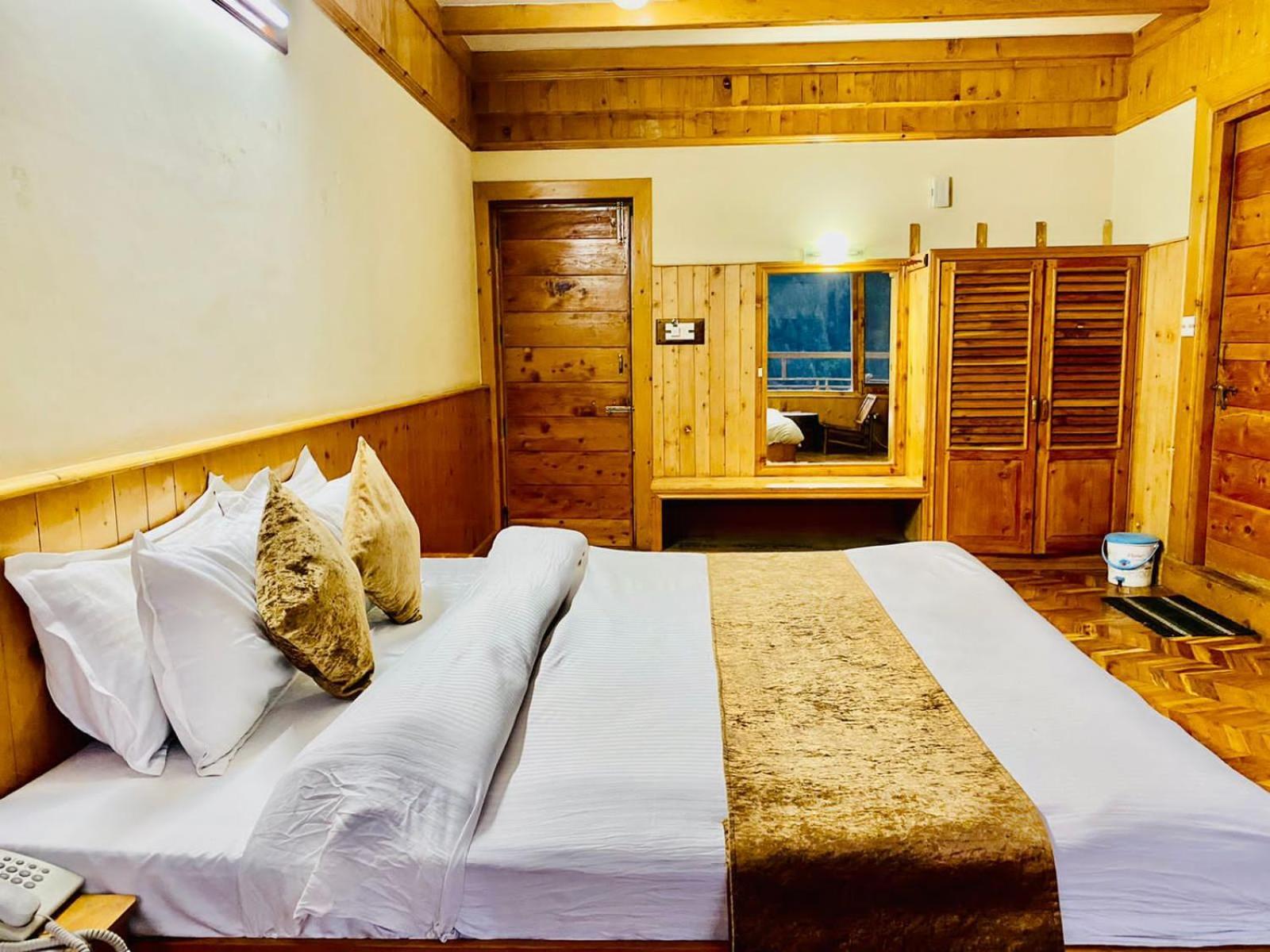 The Vashisht, - A Four Star Luxury Hotel