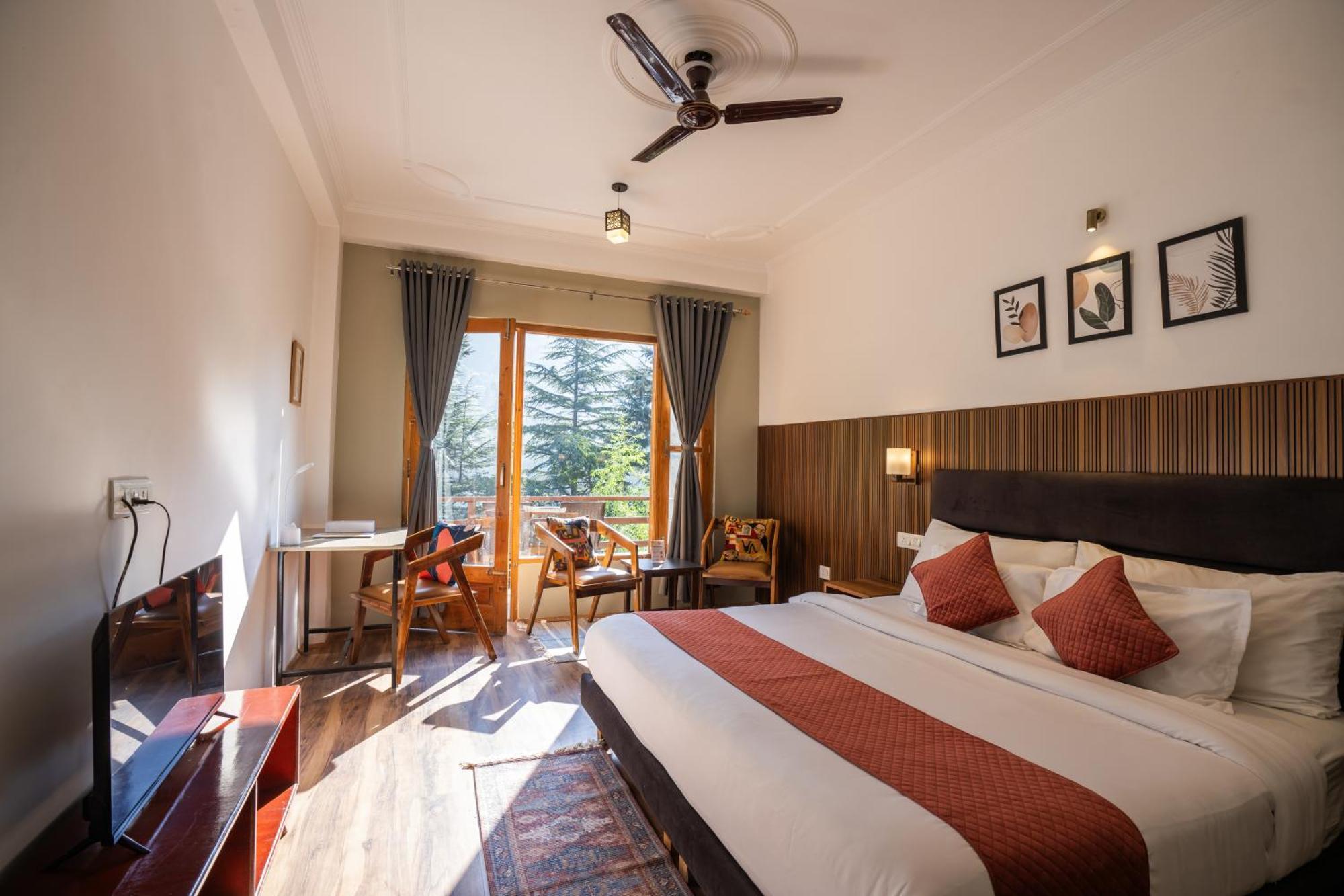 Alt Life Manali, Old Hostel Manali (Himachal Pradesh)