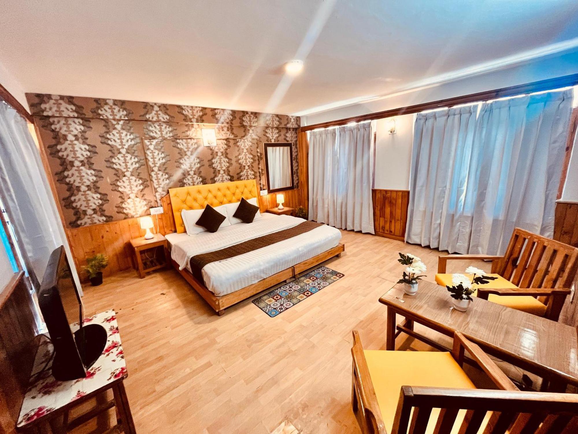 Hotel The Ganga - Affordable Luxury Near Mall Road 4*