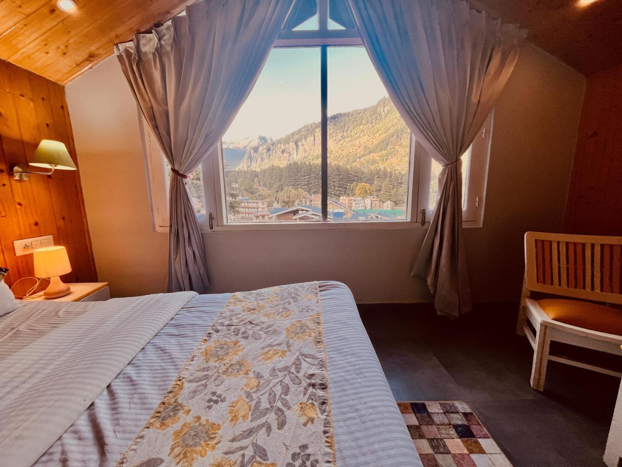 The Ganga - Affordable Luxury Near Mall Road Hotel 4*