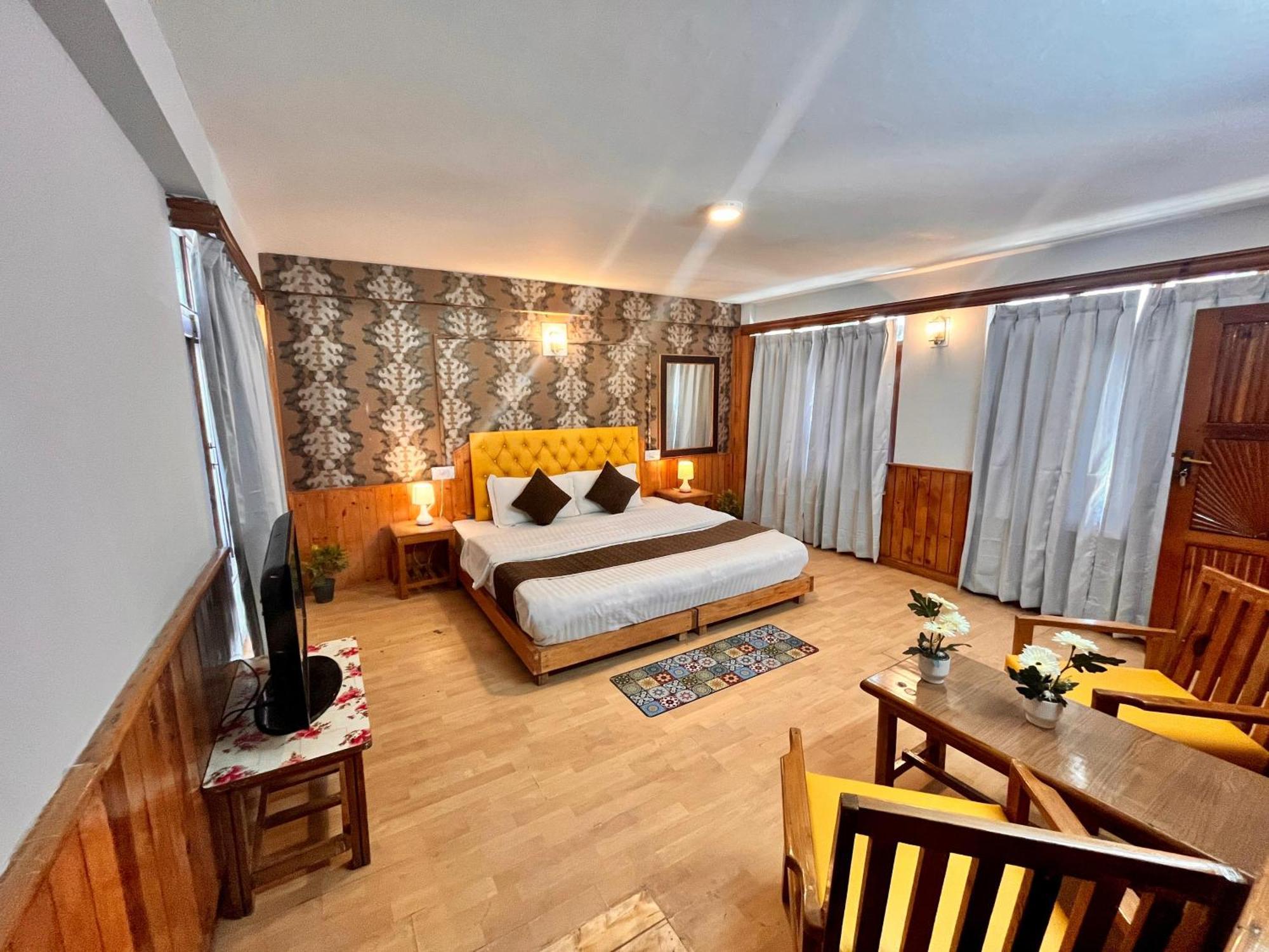 Hotel The Ganga - Affordable Luxury Near Mall Road 4*