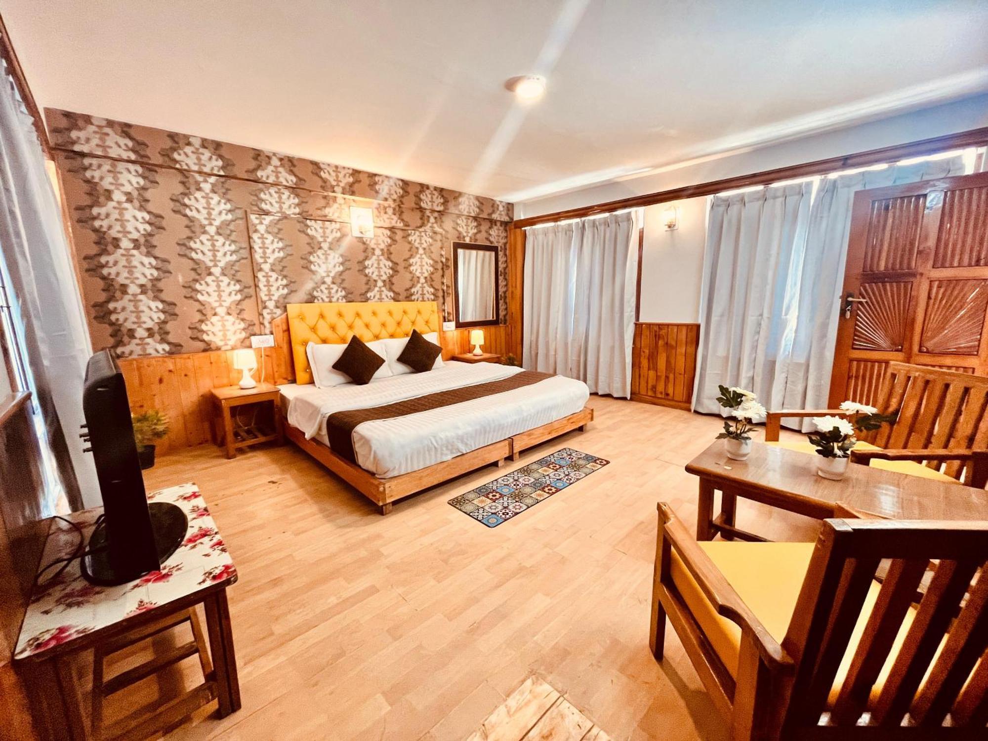 Hotel The Ganga - Affordable Luxury Near Mall Road