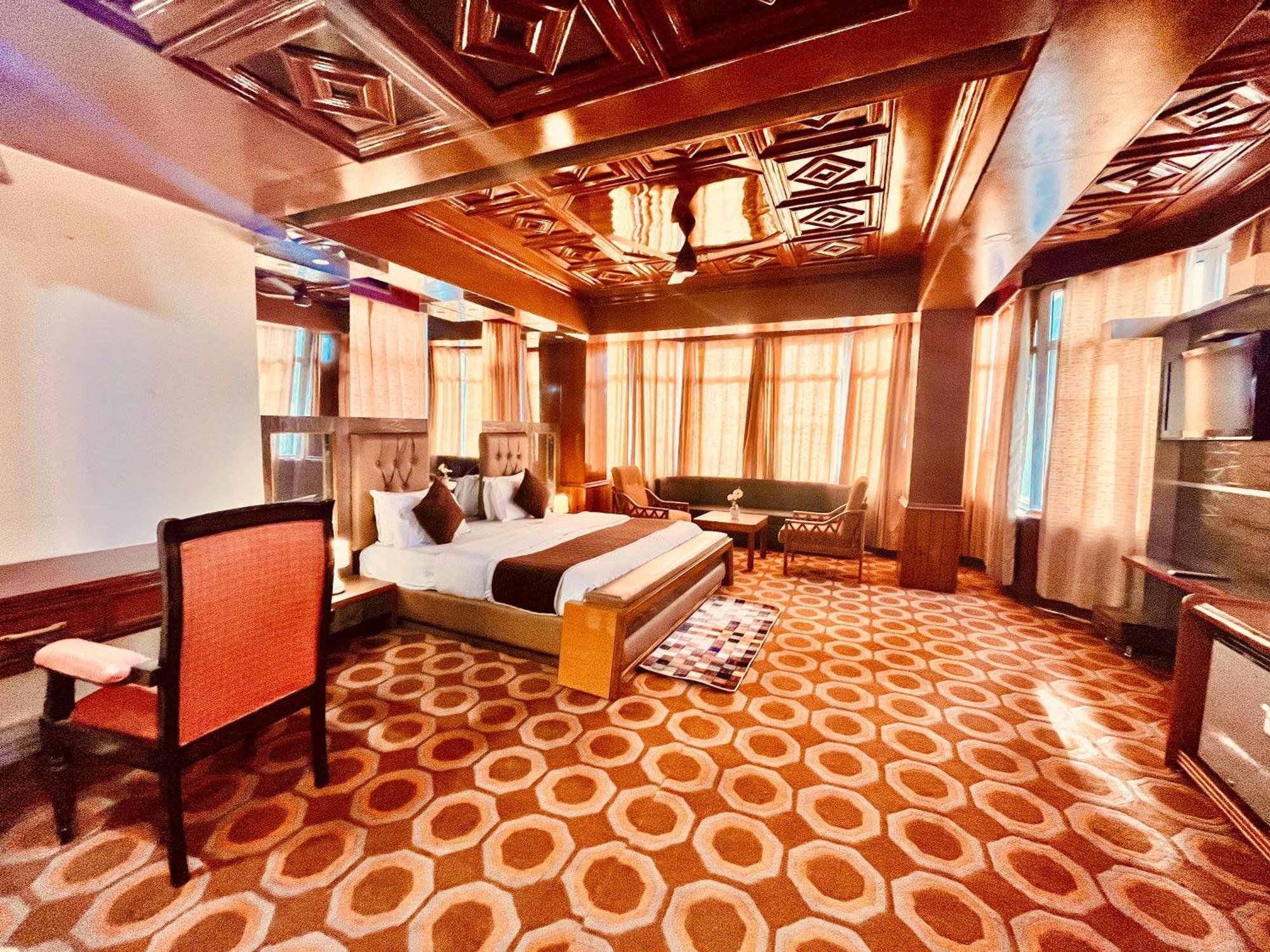 The Town House - Lavish & Luxury Near Mall Road Hotel Manali (Himachal Pradesh)