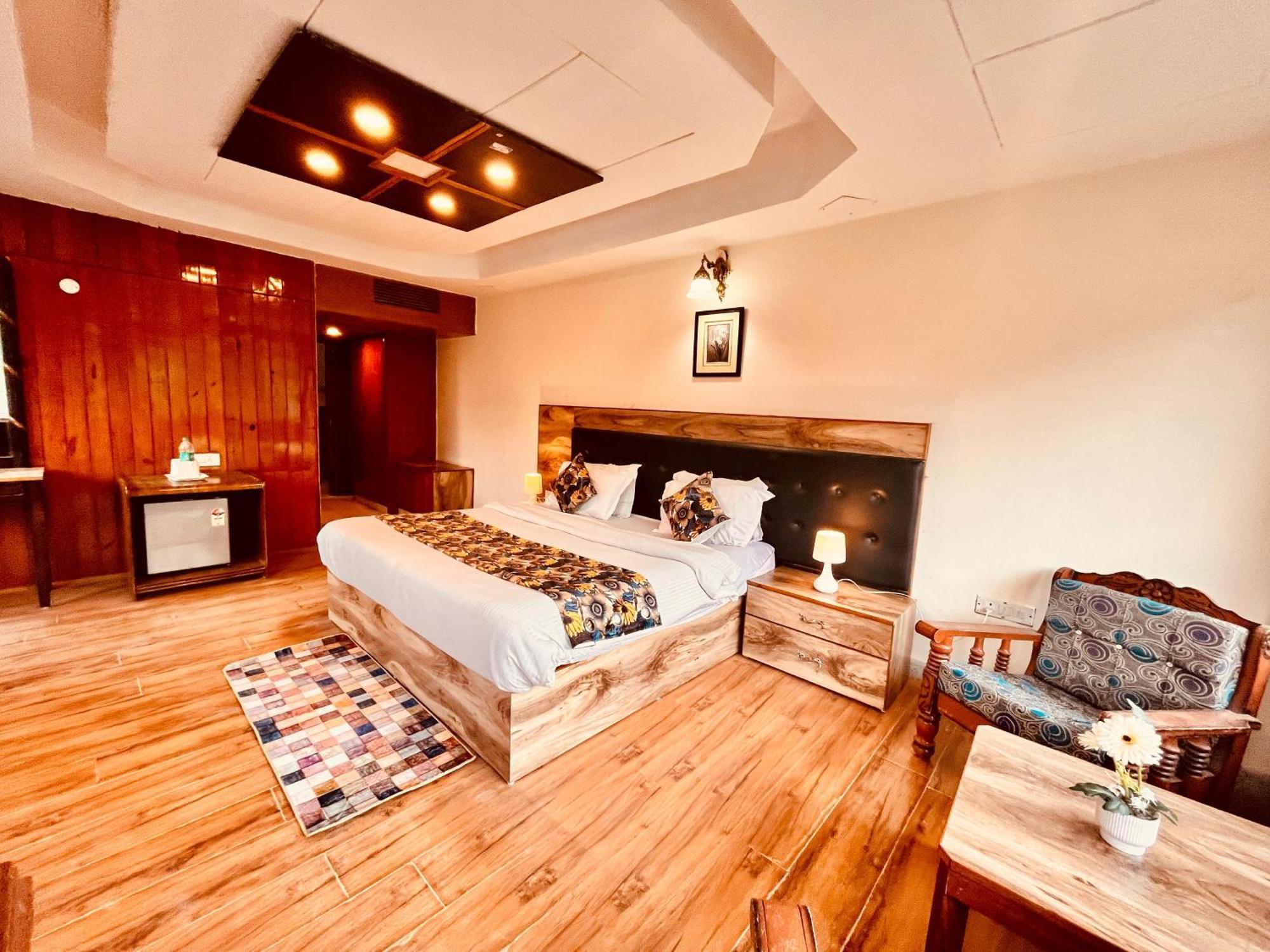 The Town House - Lavish & Luxury Near Mall Road Manali (Himachal Pradesh)