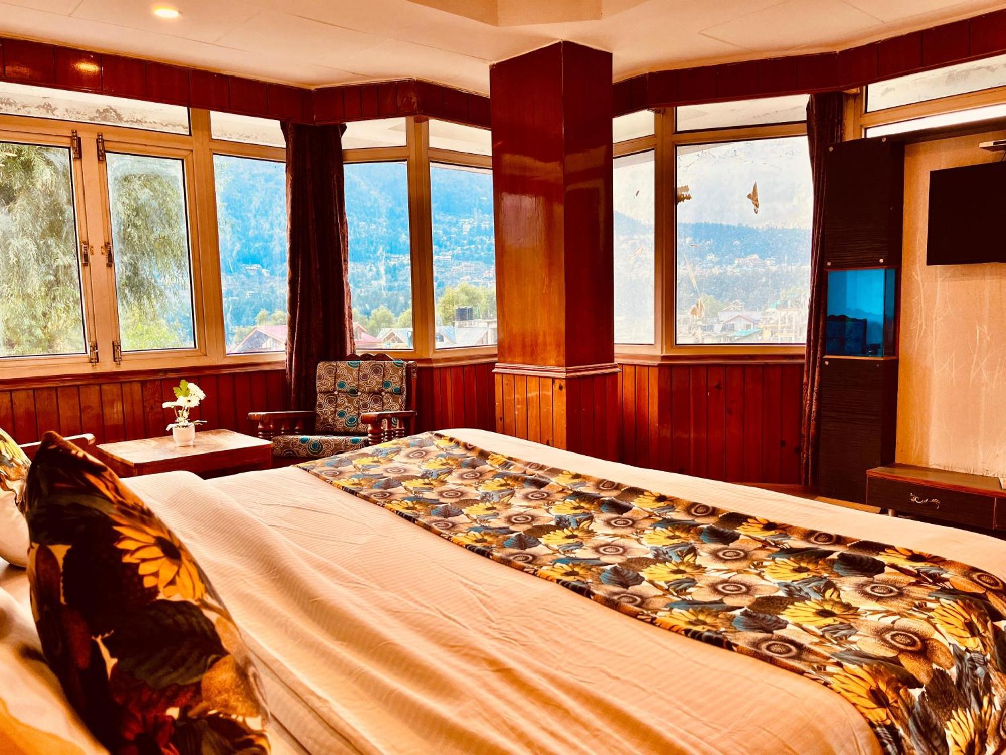 The Town House - Lavish & Luxury Near Mall Road Hotel Manali (Himachal Pradesh)