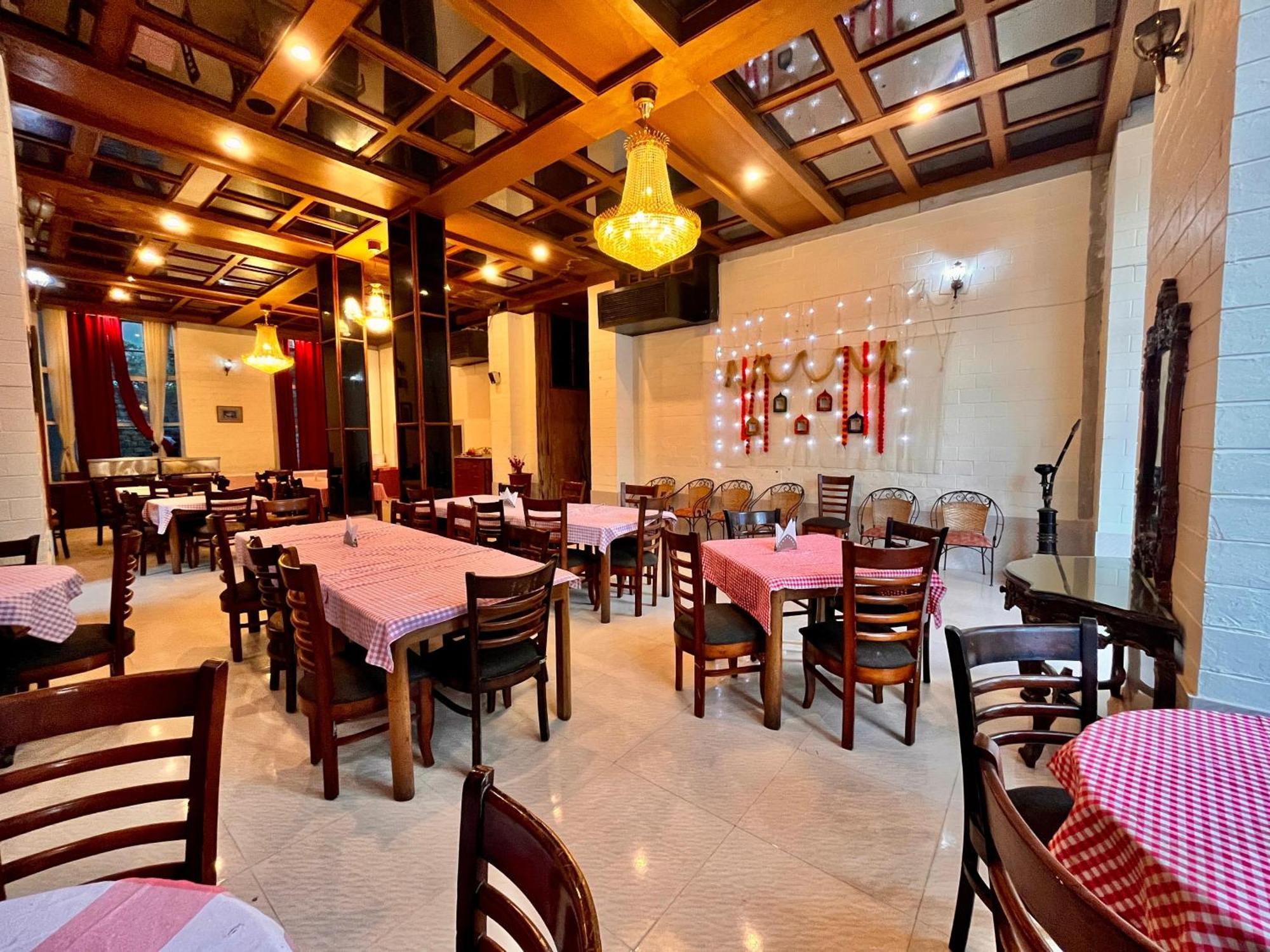 The Town House - Lavish & Luxury Near Mall Road Hotel 4*