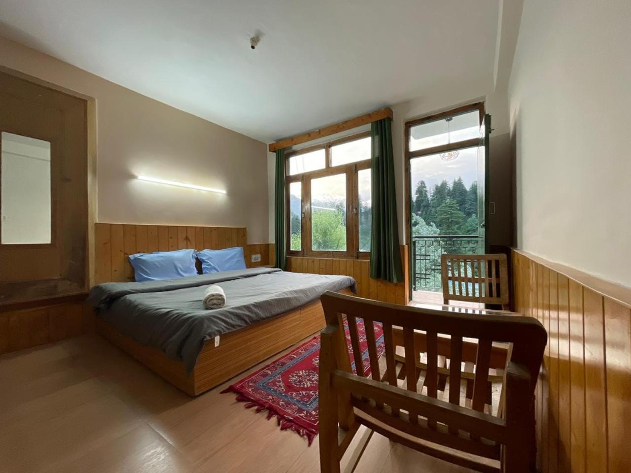 Hostel Brostel