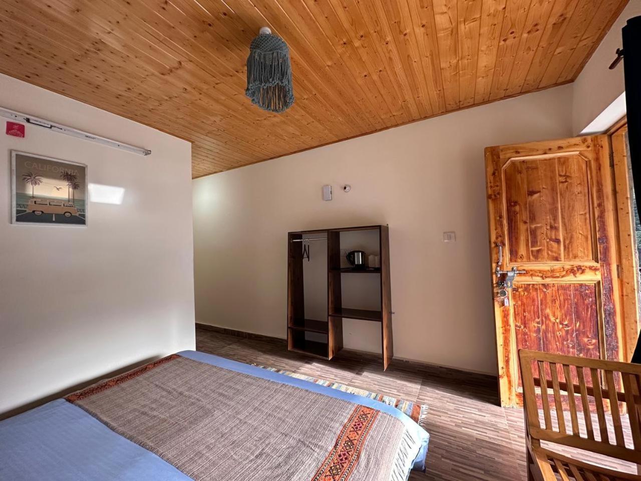 Hostel Brostel