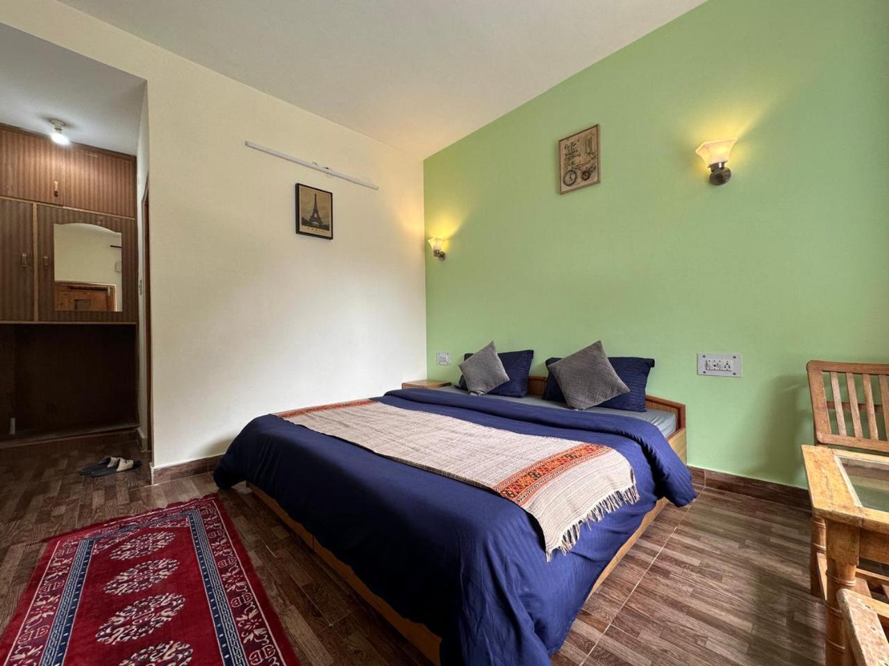 Hostel Brostel