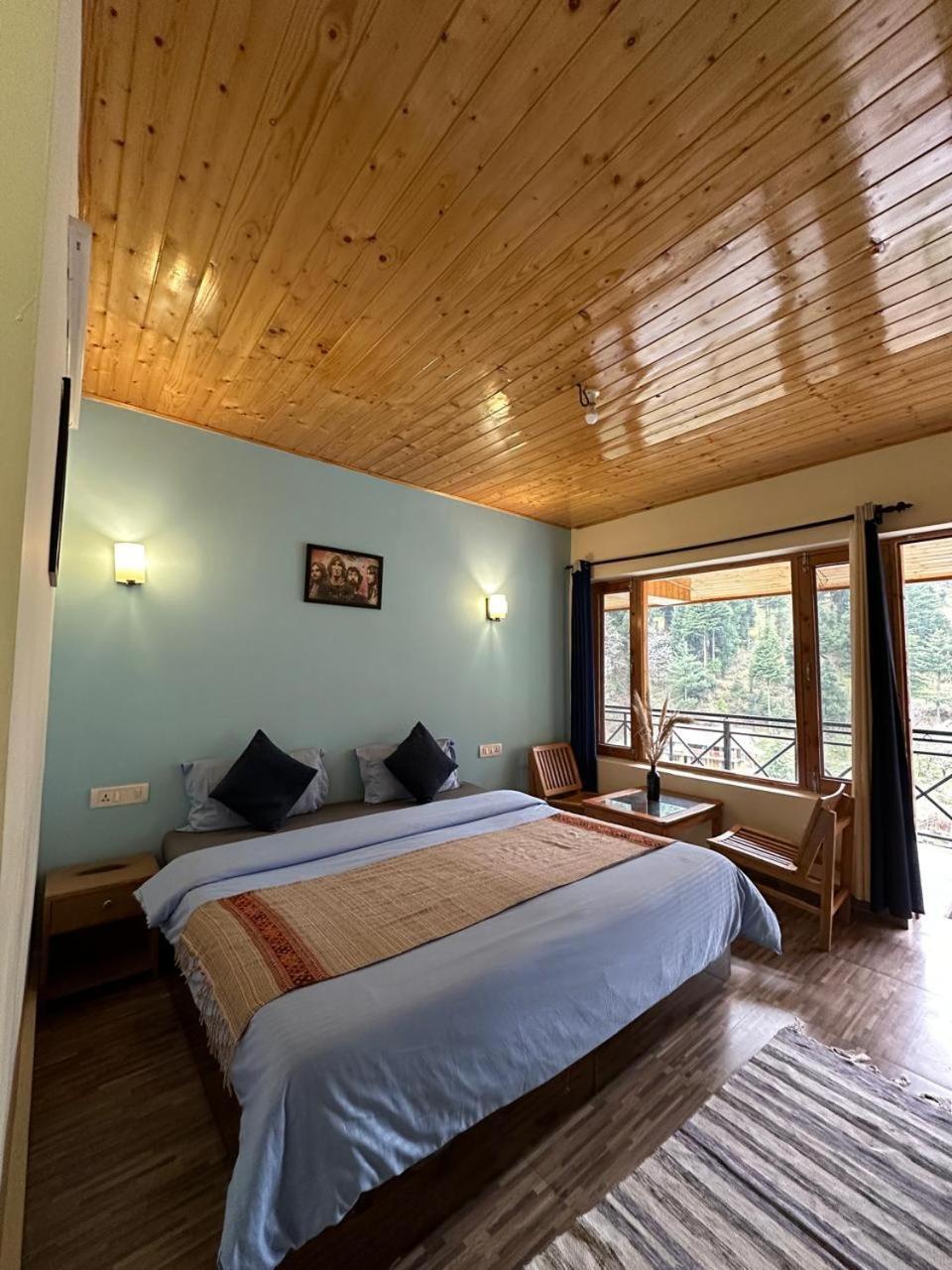 Hostel Brostel Manali (Himachal Pradesh)